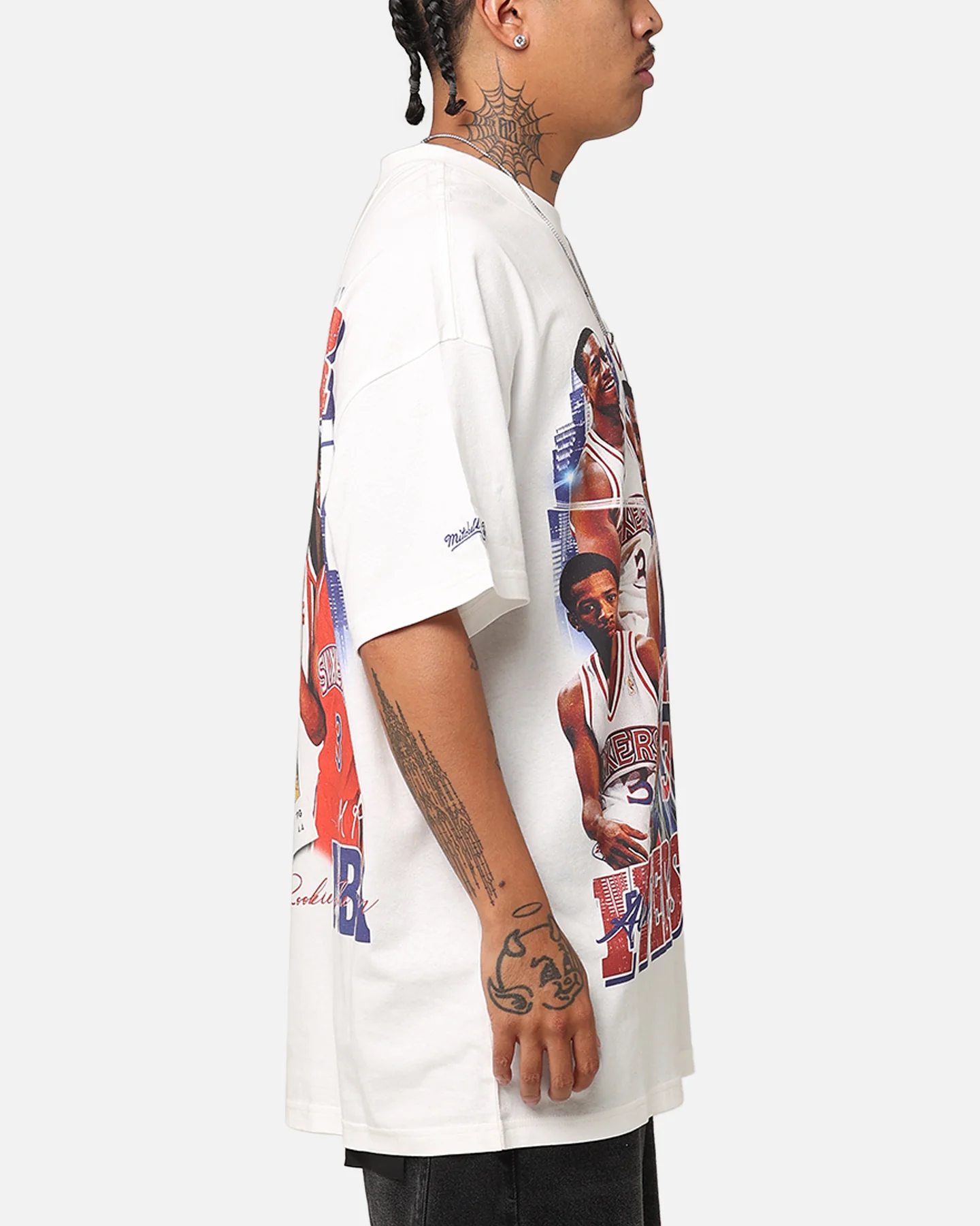 Mitchell & Ness Philadelphia 76ers Allen Iverson Rookie Season T-Shirt Vintage White - Image 5