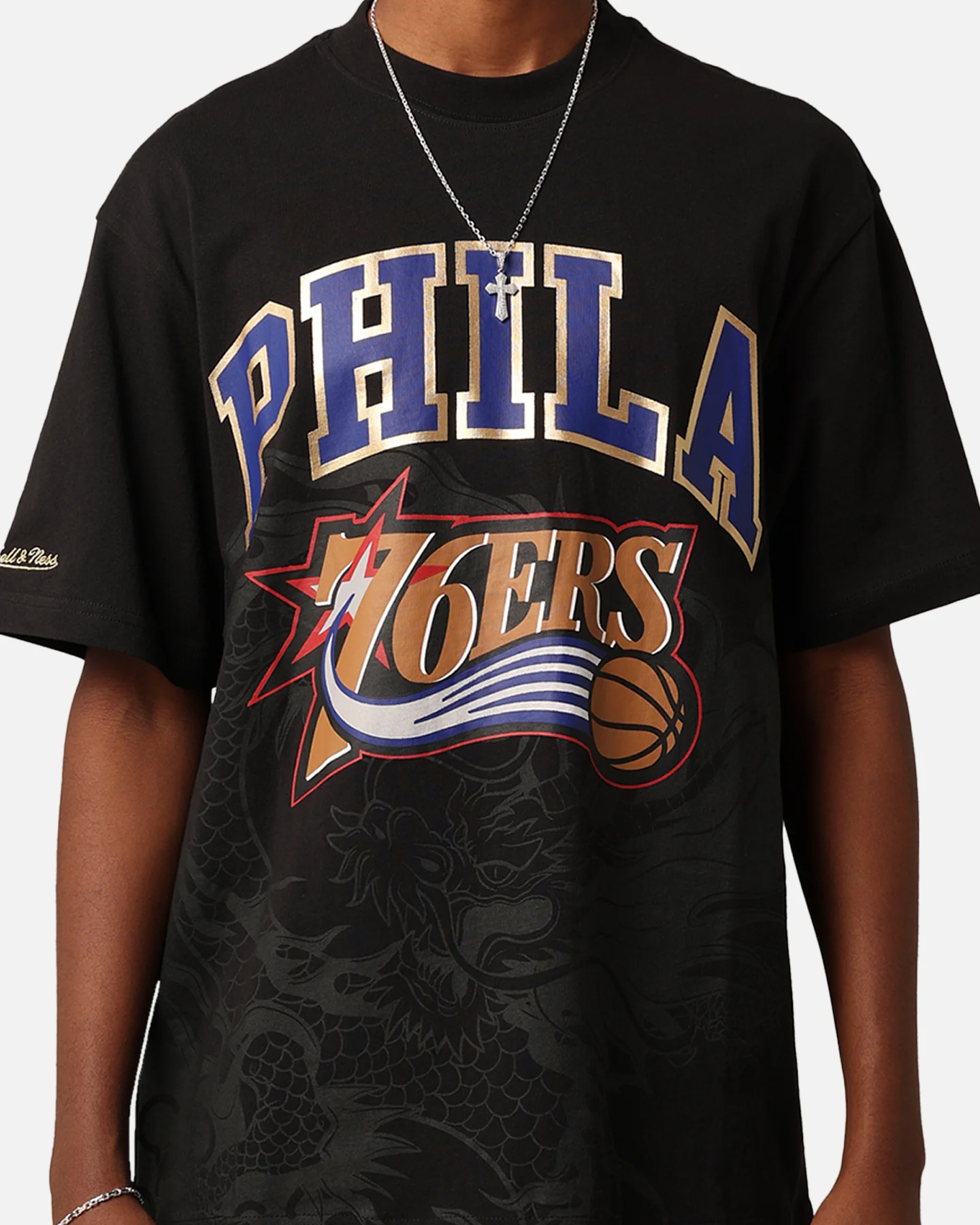 Mitchell & Ness Philadelphia 76ers Year Of The Dragon T-Shirt Faded Black - Image 3