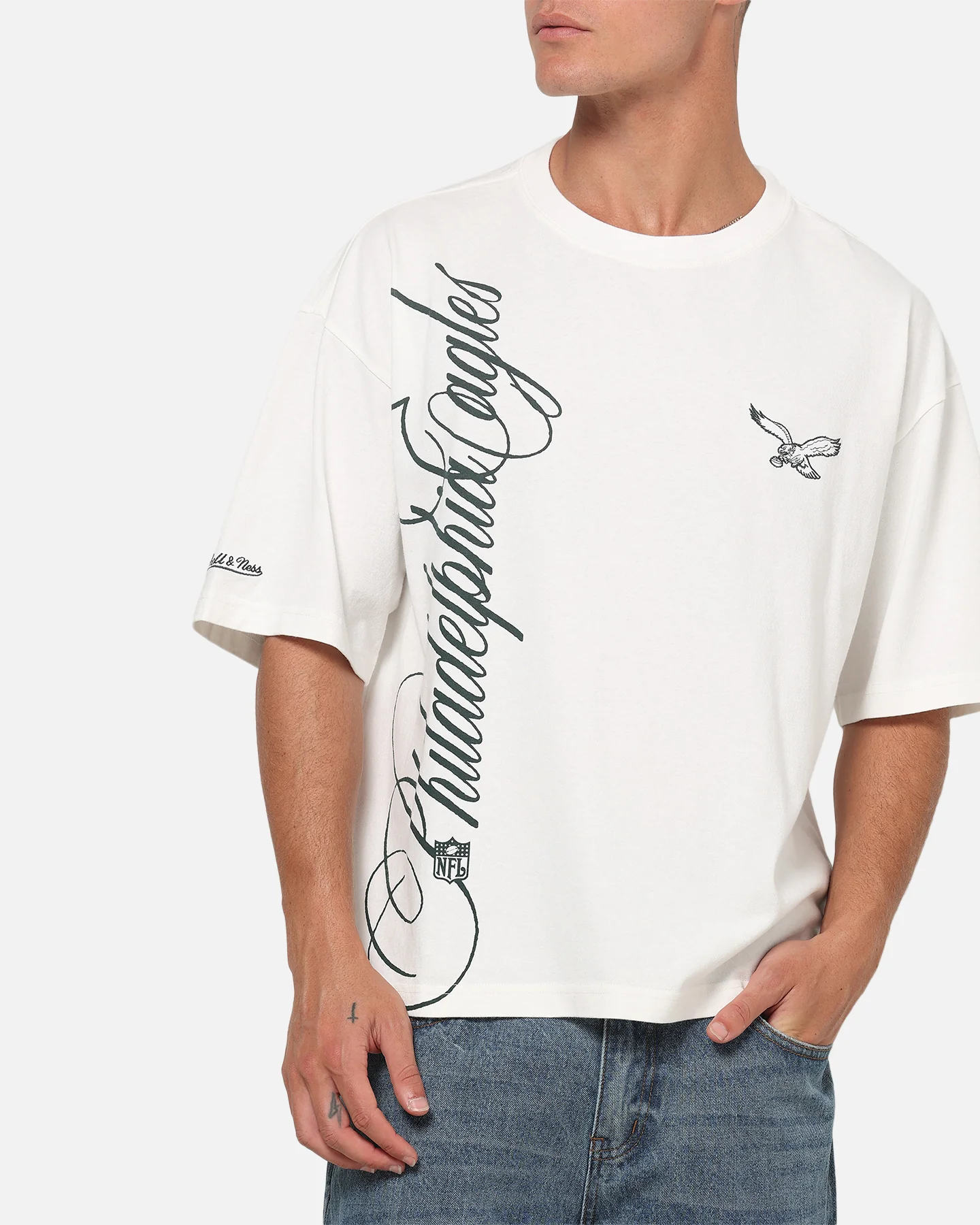 Mitchell & Ness Philadelphia Eagles Star Script Boxy T-Shirt Vintage White - Image 6