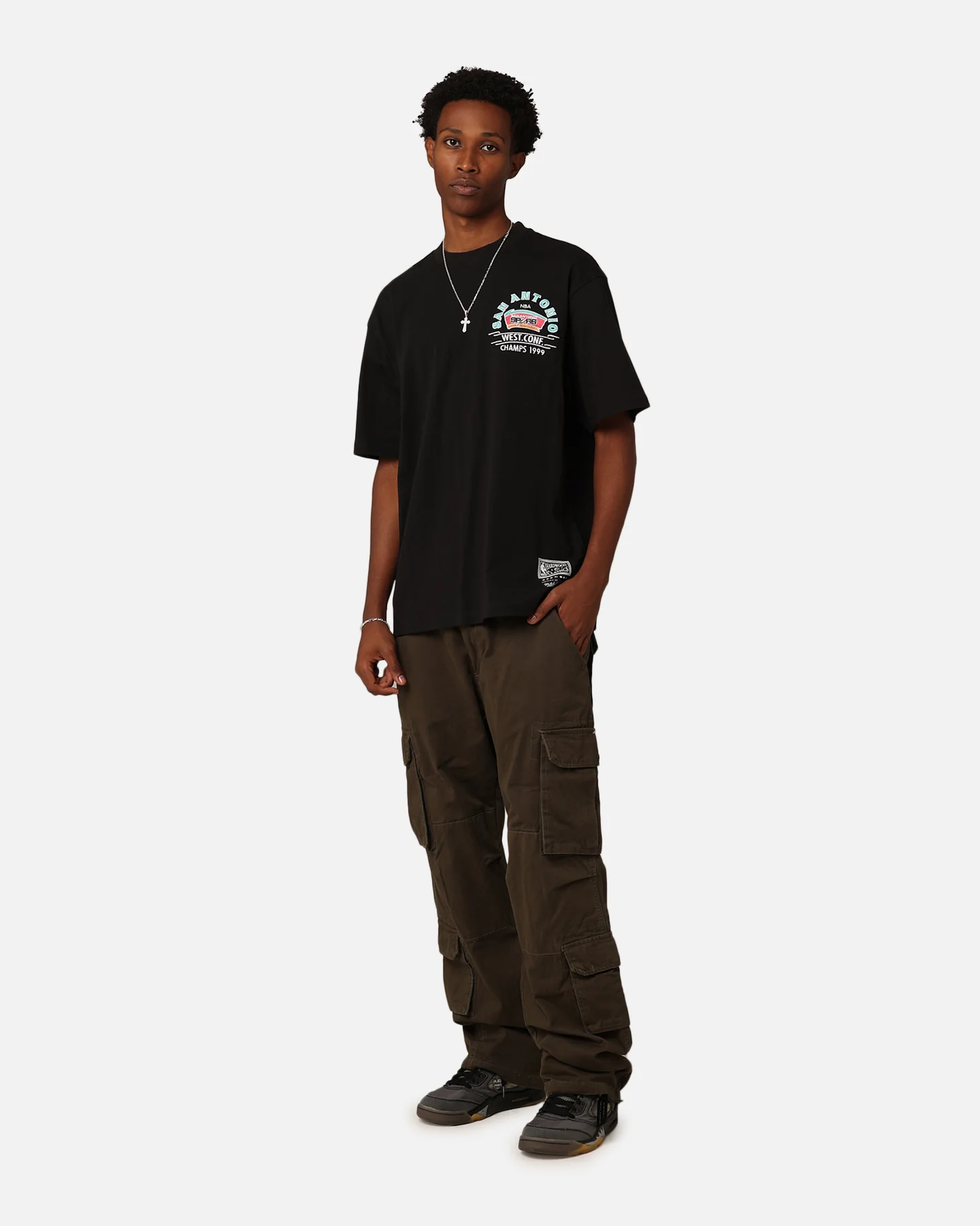 Mitchell & Ness San Antonio Spurs Arch T-Shirt Faded Black - Image 3