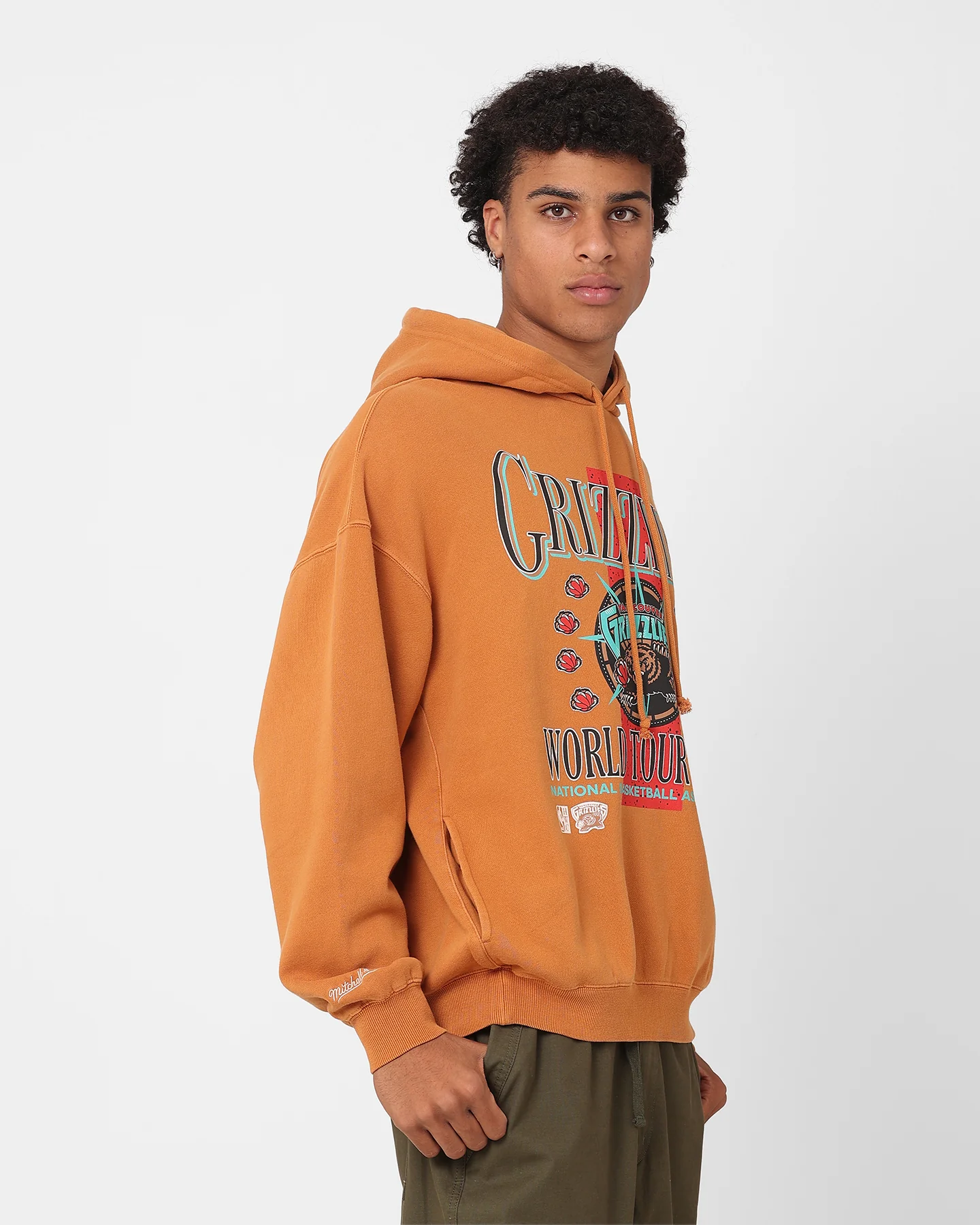 Mitchell & Ness Vancouver Grizzlies Tour Hoodie Bronze - Image 6