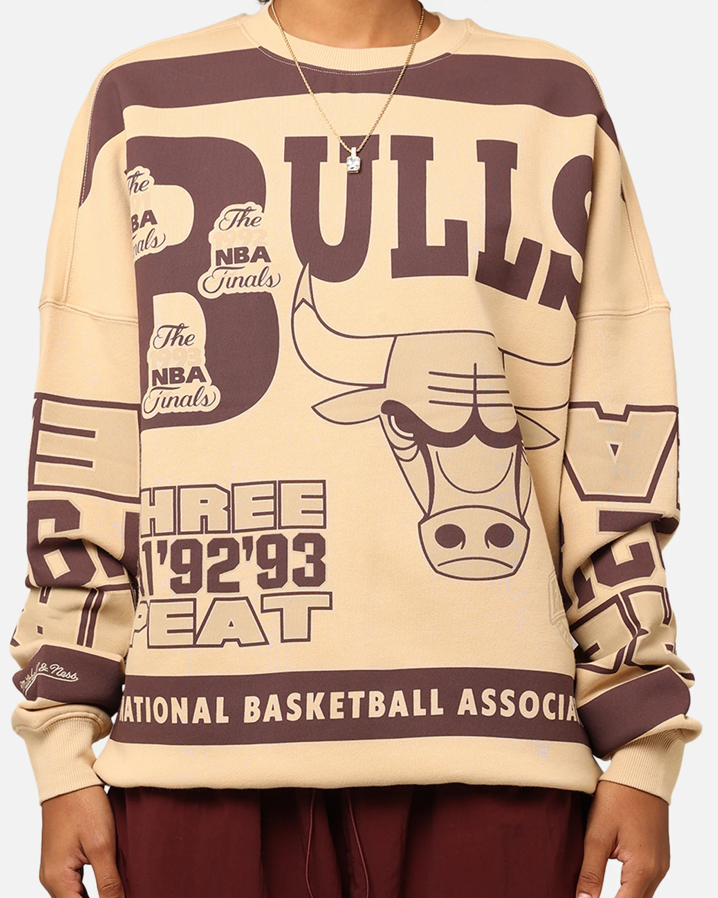 Mitchell & Ness Women's Chicago Bulls League Crewneck Warm Sand - Image 3