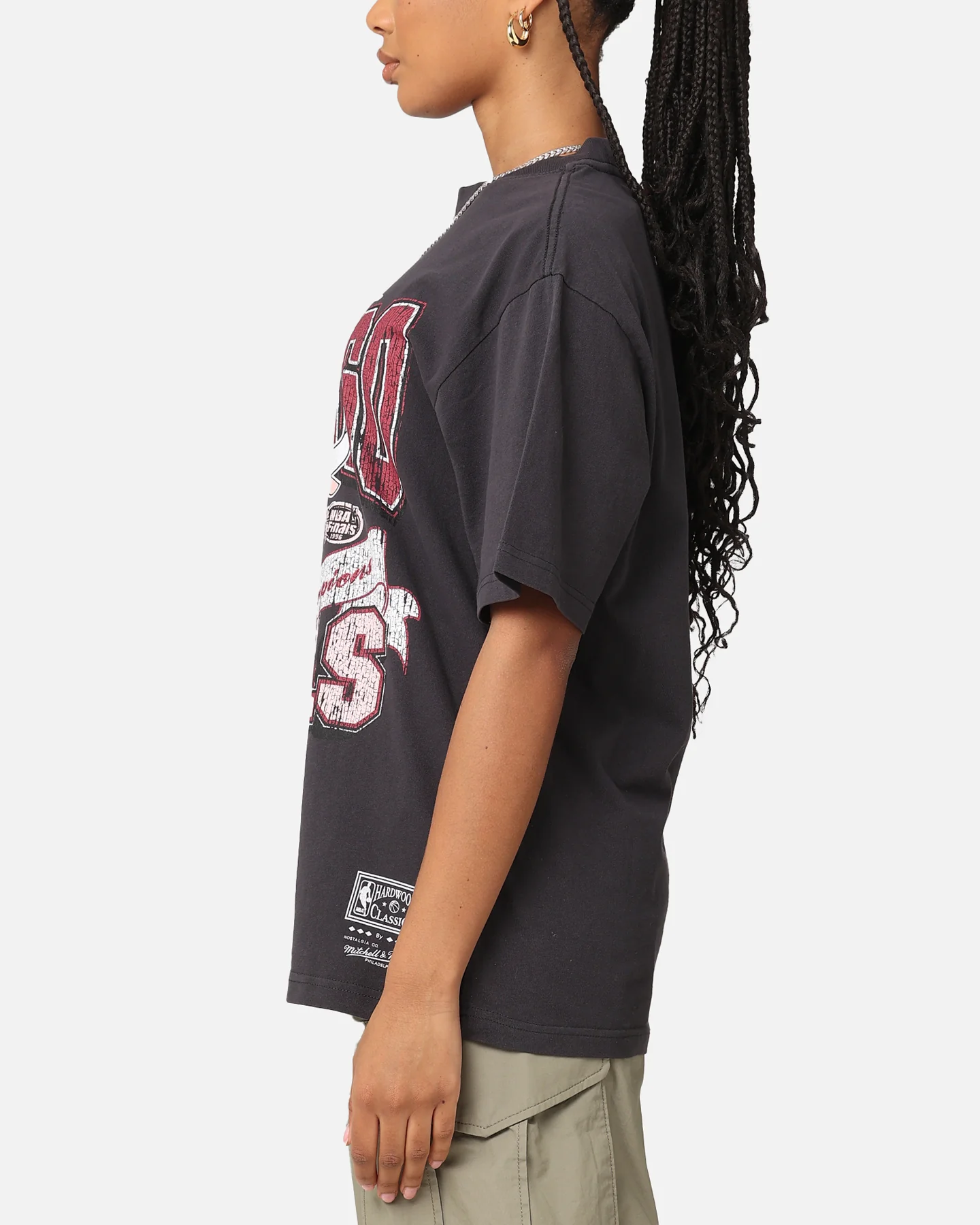 Mitchell & Ness Women's Chicago Bulls Sportsmanship T-Shirt Faded Black - Image 5
