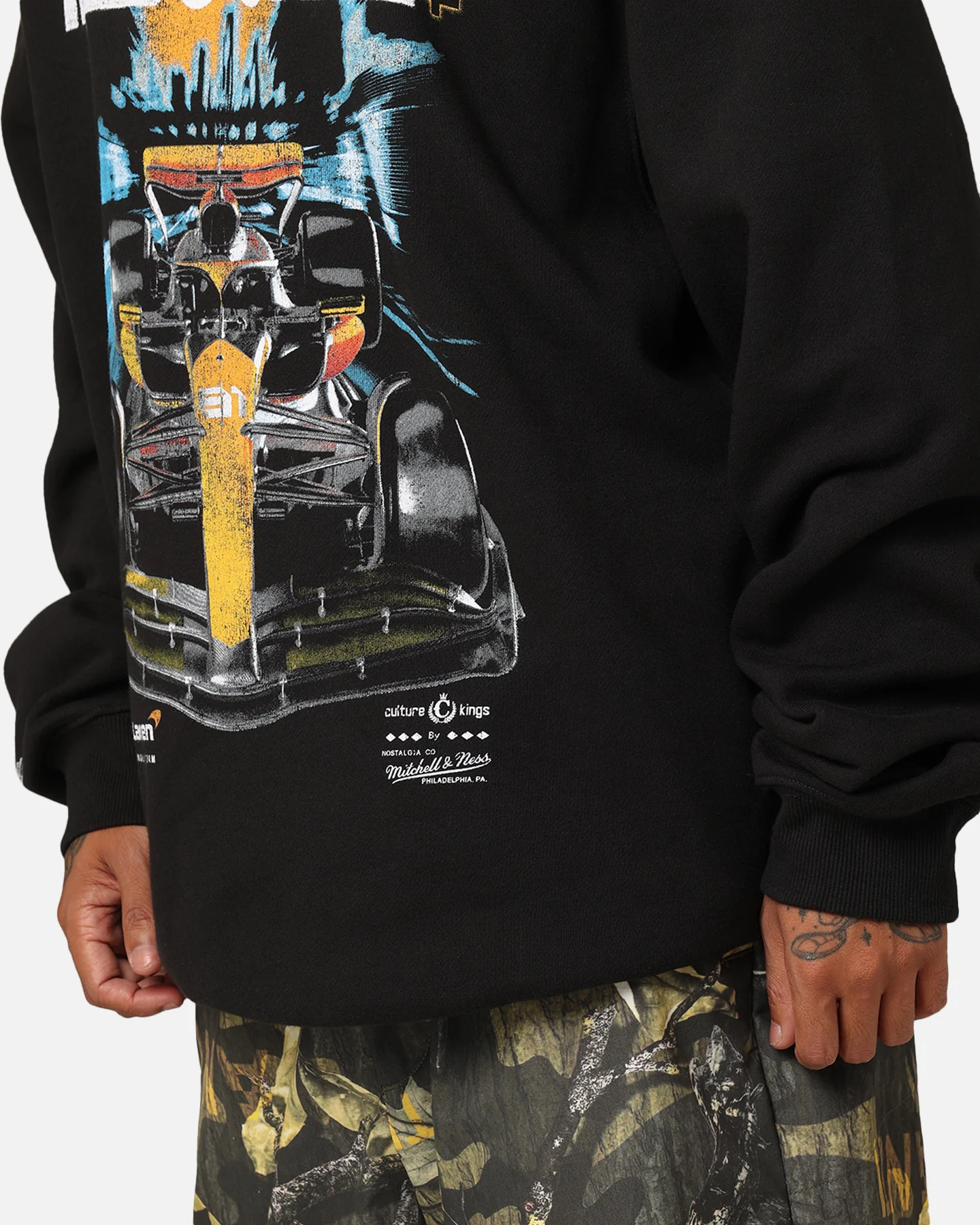 Mitchell & Ness X McLaren Oscar Piastri #81 Track Crewneck Faded Black - Image 7
