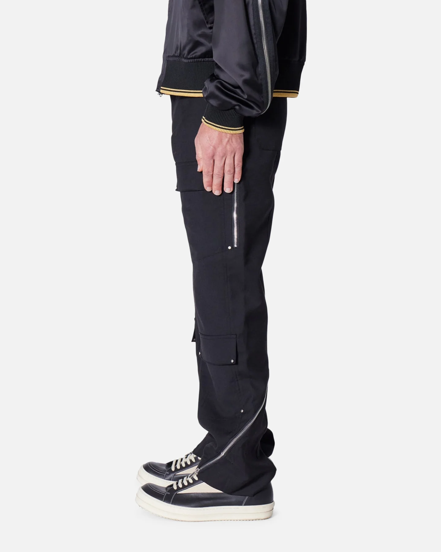 MNML Angled Zip Cargo Pants Black - Image 3