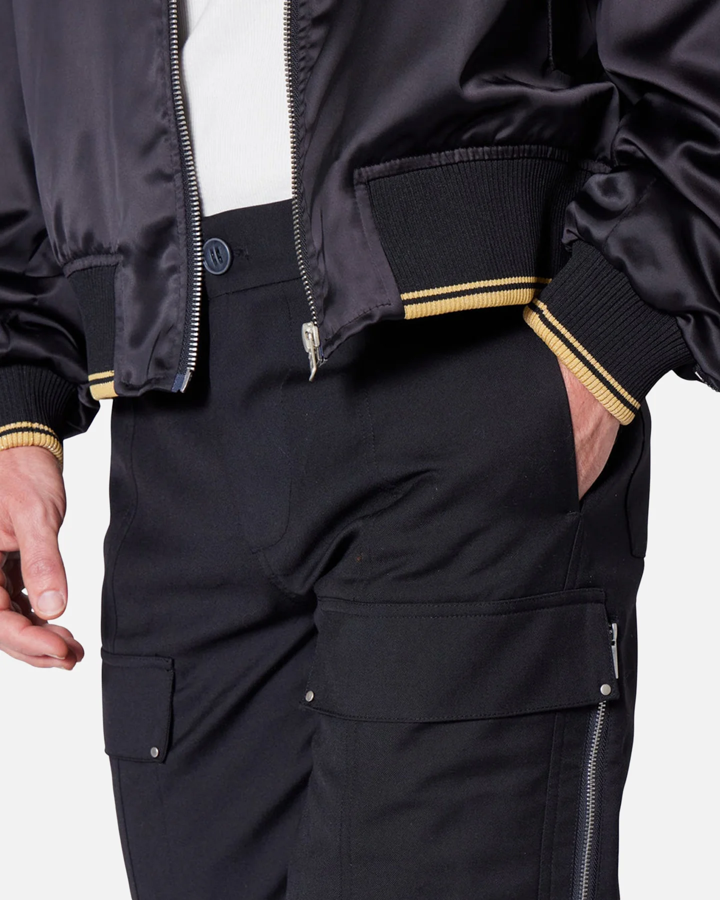 MNML Angled Zip Cargo Pants Black - Image 5