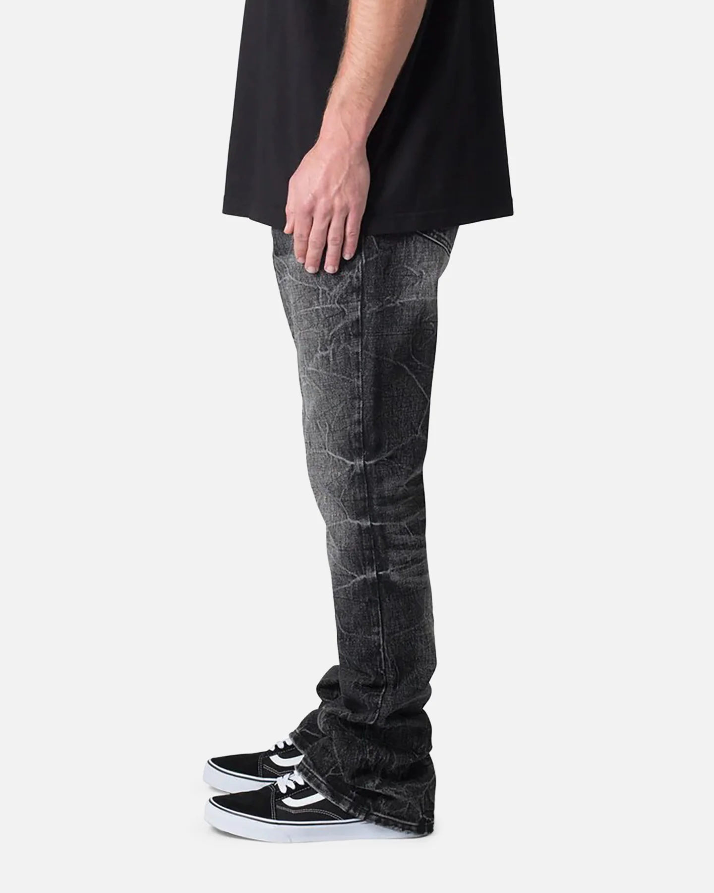 MNML B670 Occ Wave Wash Flare Denim Jeans Washed Black - Image 3