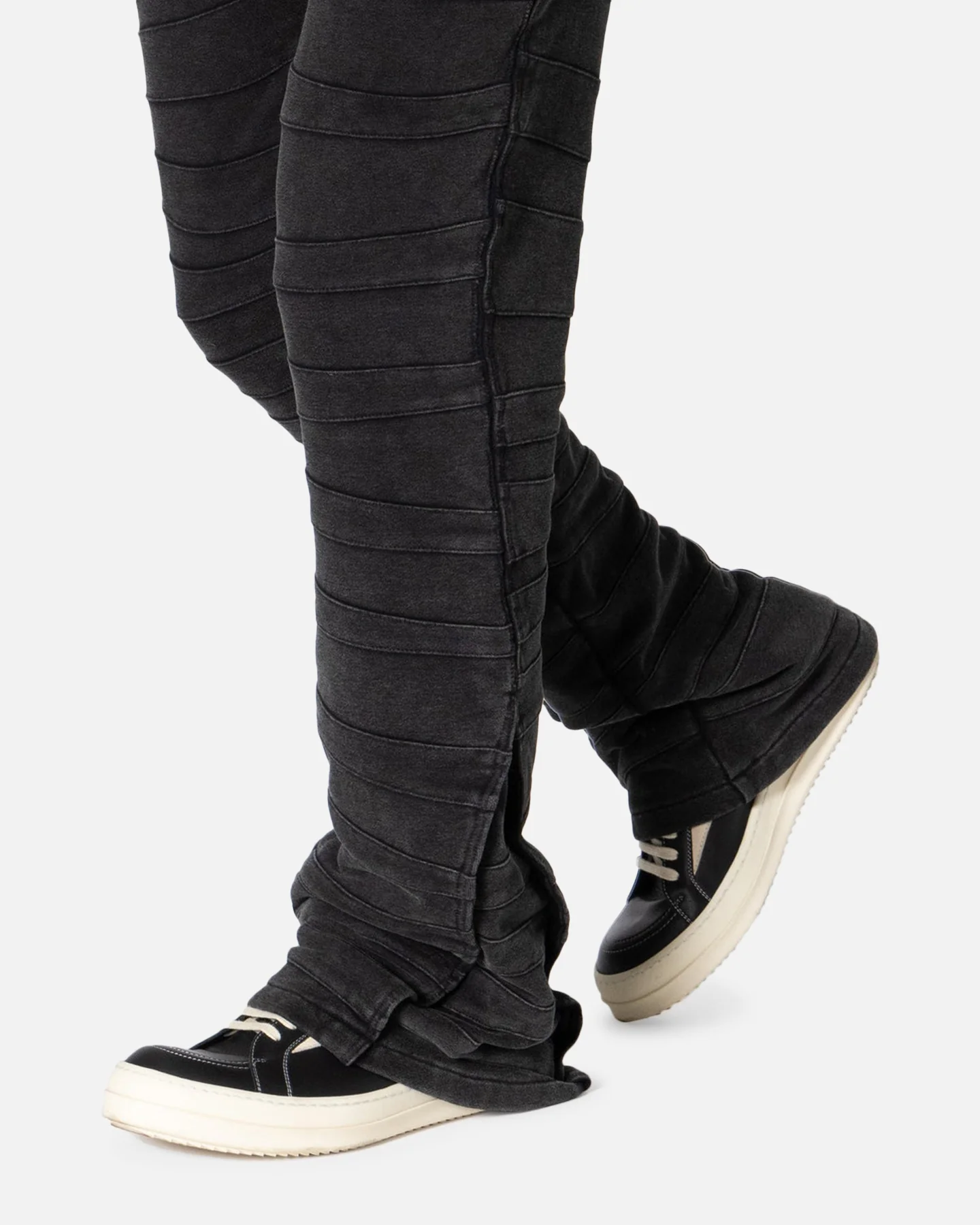 MNML Crease Panel Sweatpants Washed Black - Image 6