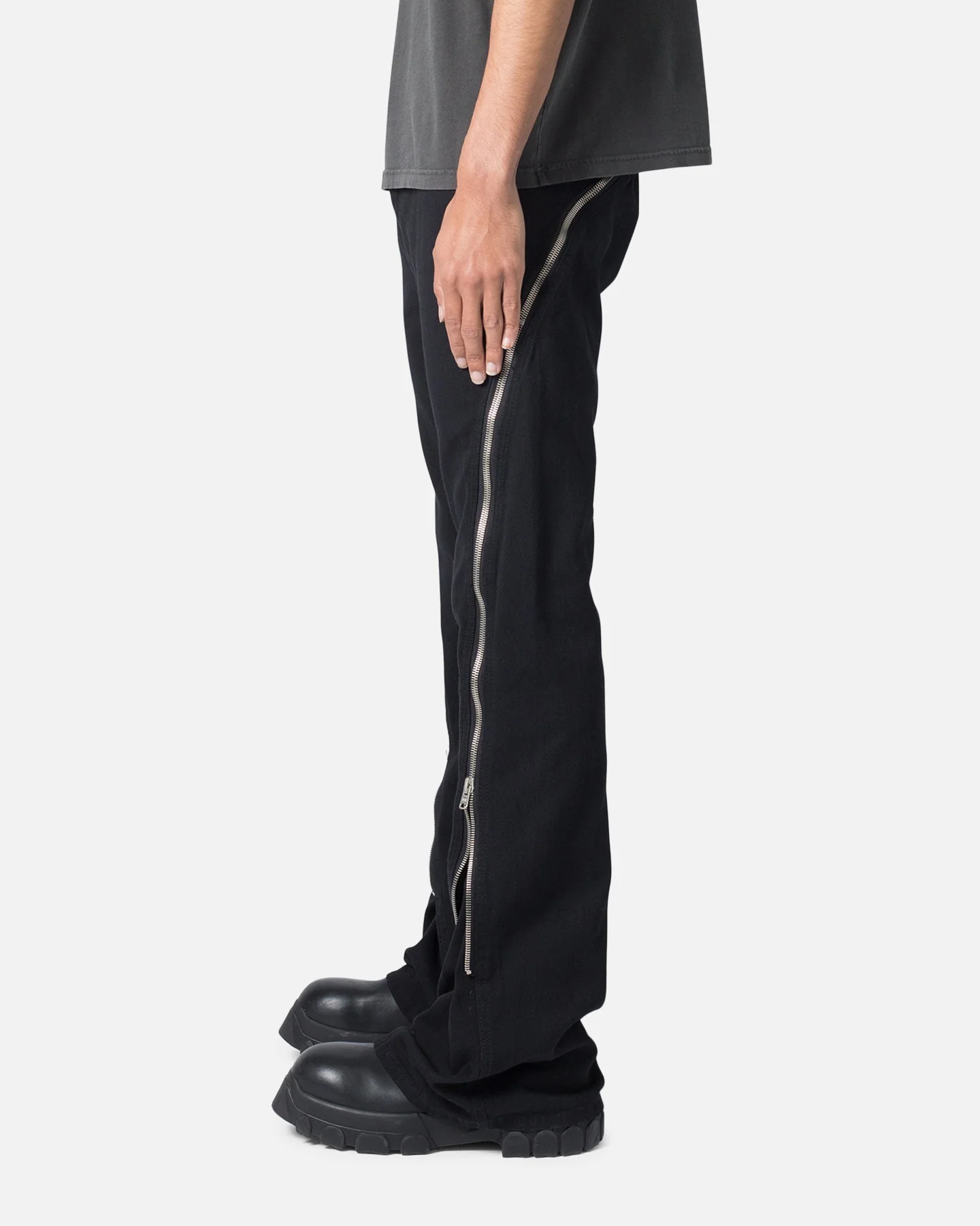 MNML D519 Zipper Flare Denim Jeans Black - Image 3