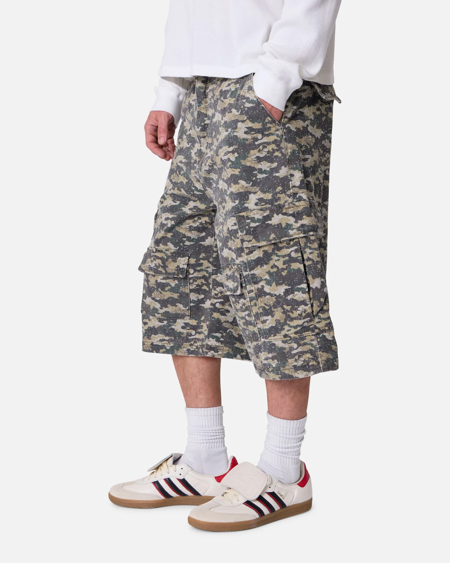 MNML Distressed Ultra Baggy Cargo Shorts Camo - Image 6