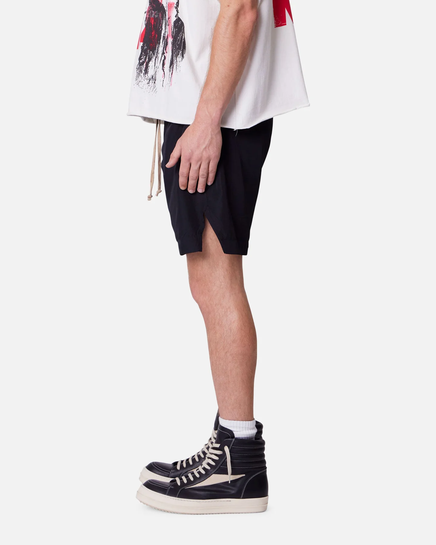 MNML Lightweight Zippered Shorts Black - Image 3