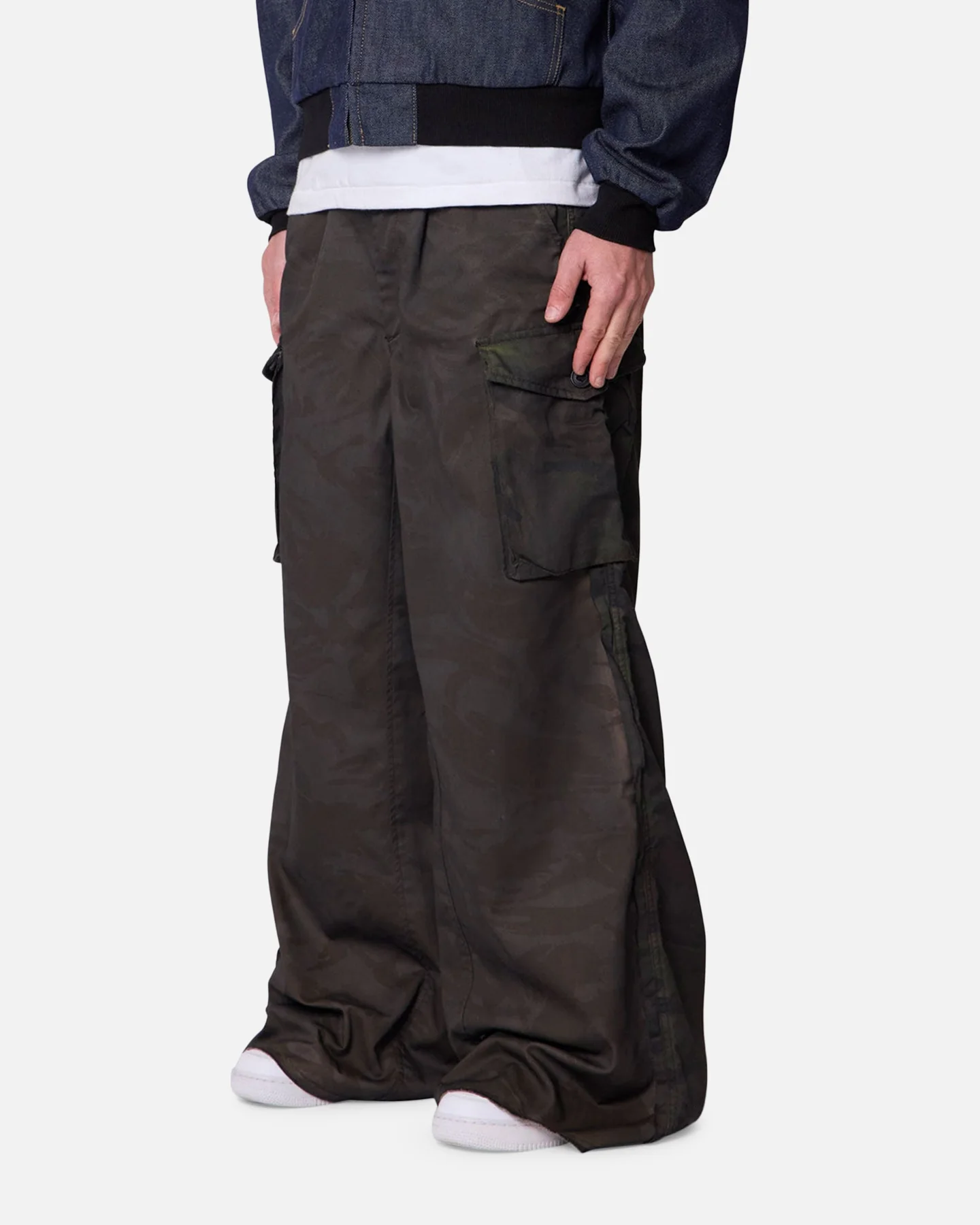 MNML Overdye Rave Cargo Pants Camo - Image 2