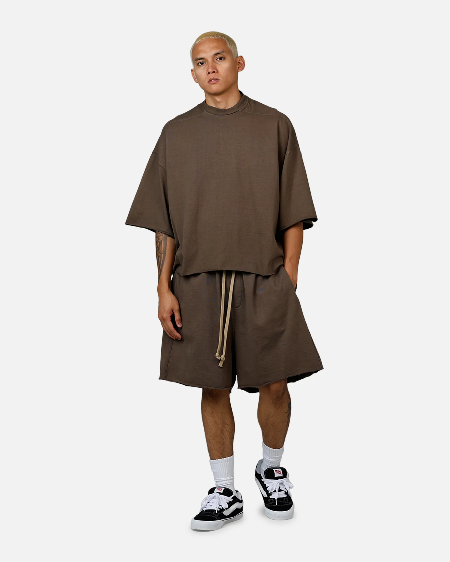 MNML Oversized Cargo Sweat Shorts Muddy Grey - Image 2