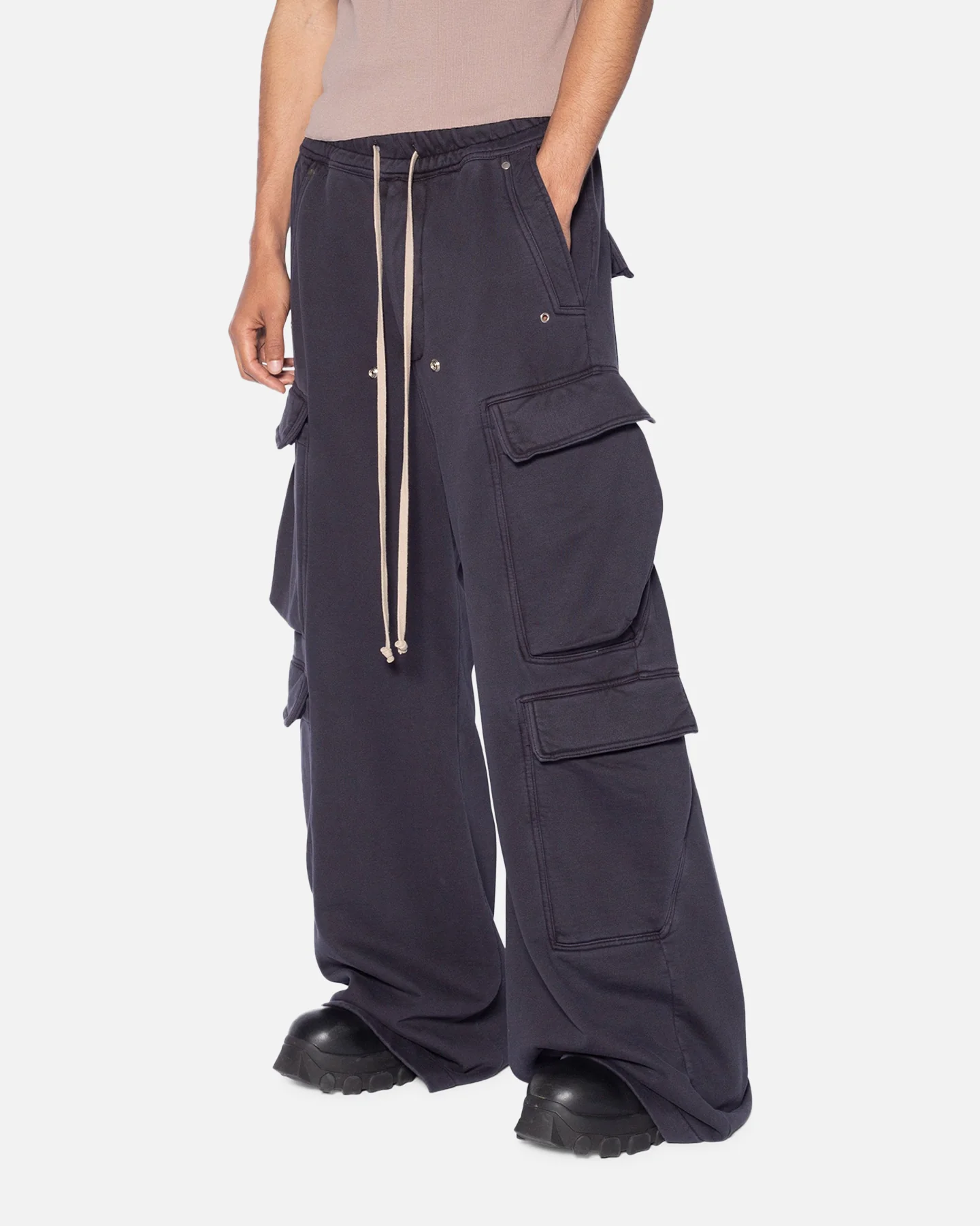 MNML Rave Double Cargo Sweatpants Washed Black - Image 5