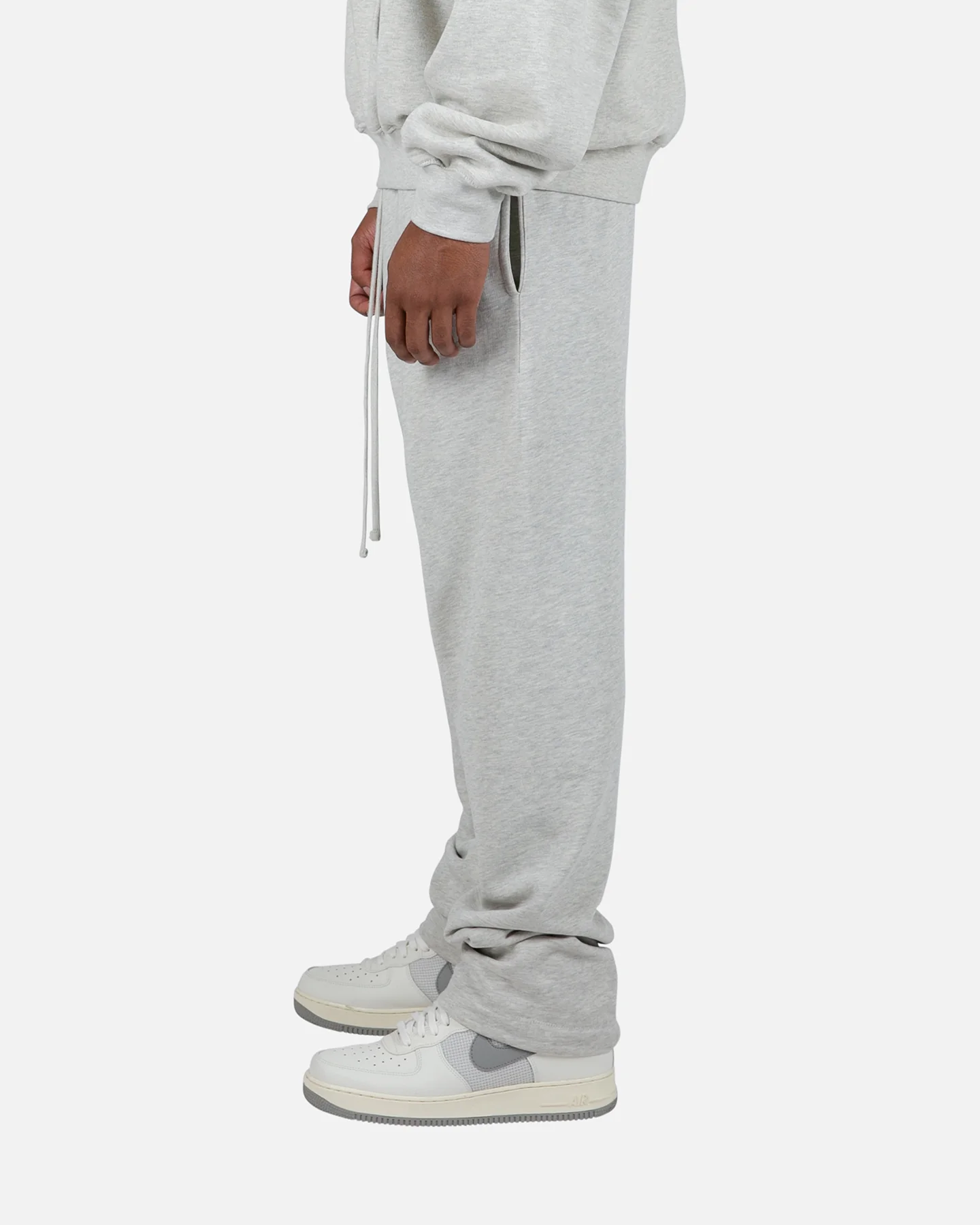 MNML Relaxed Everyday Sweatpants Grey - Image 3
