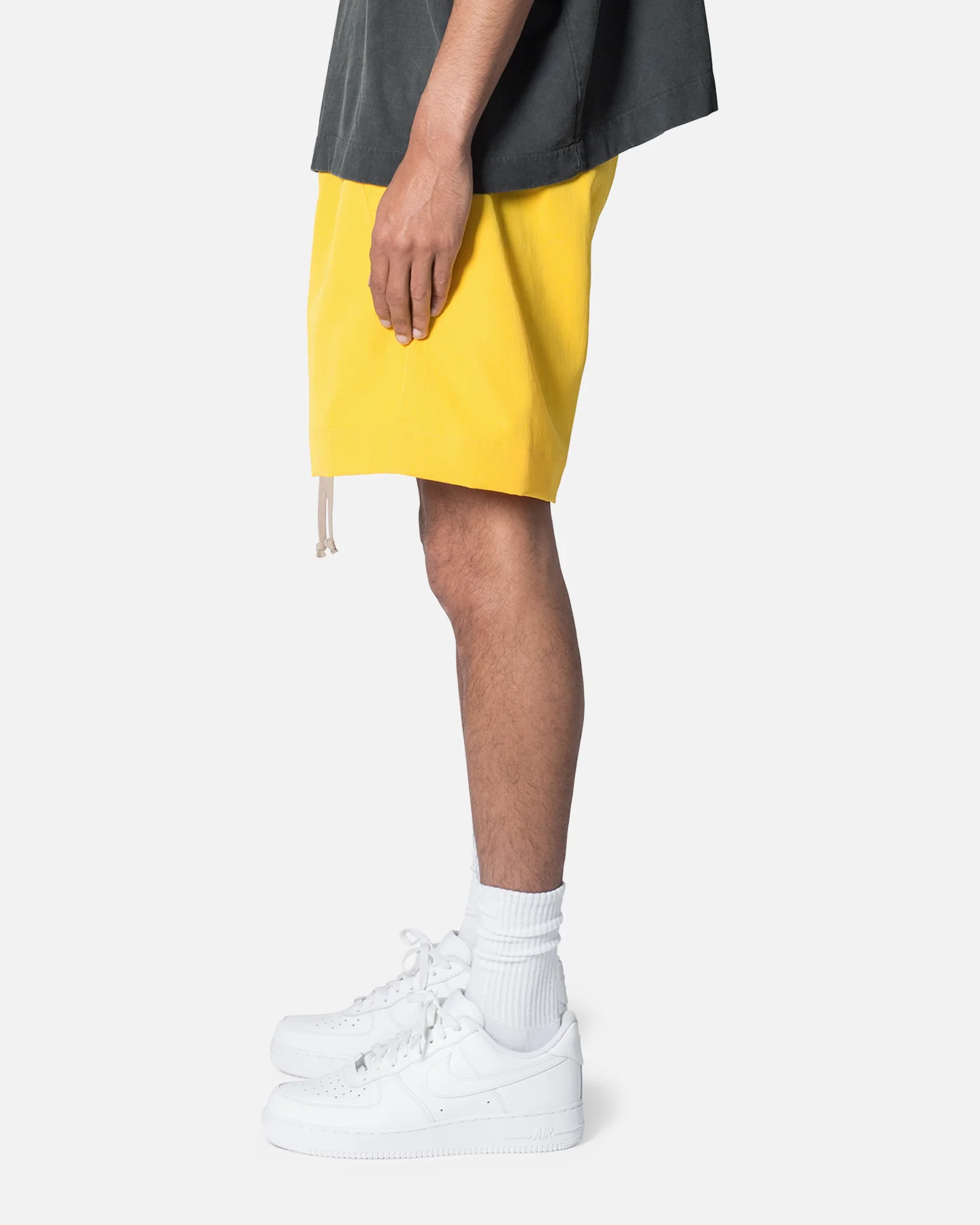 MNML Weimar Shorts Yellow - Image 3