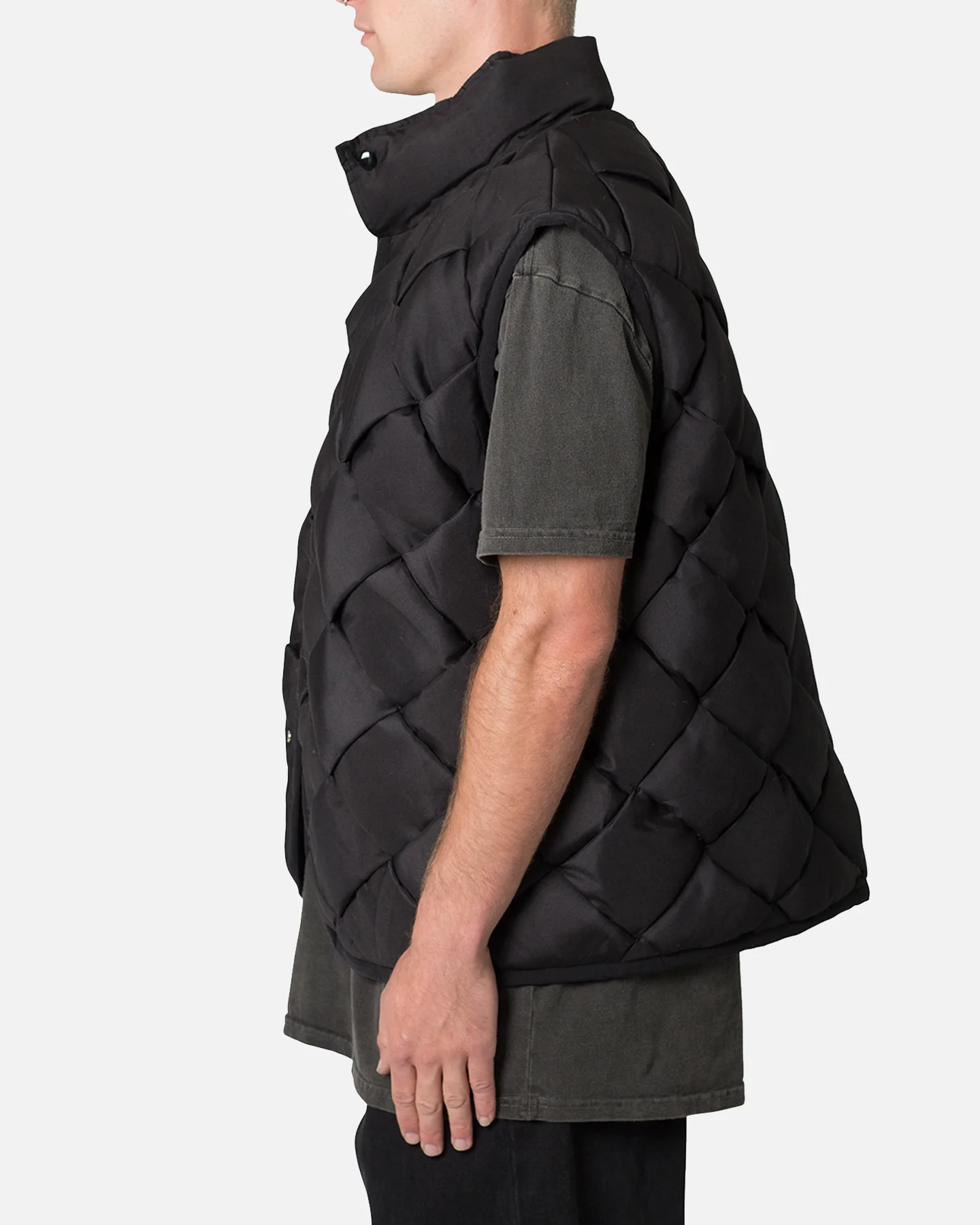 MNML Woven Puffer Vest Black - Image 3