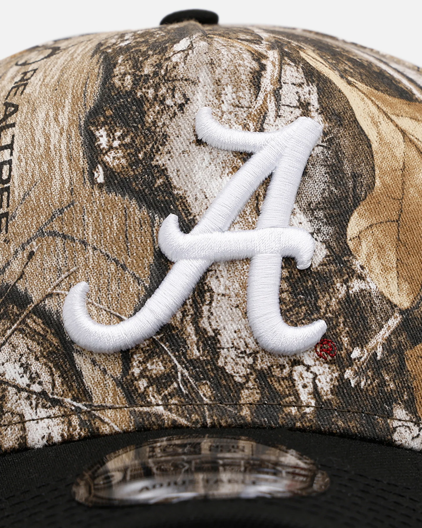 New Era Alabama Crimson Tide Football 'Southeastern Conference' 9FORTY A-Frame Snapback Realtree - Image 5