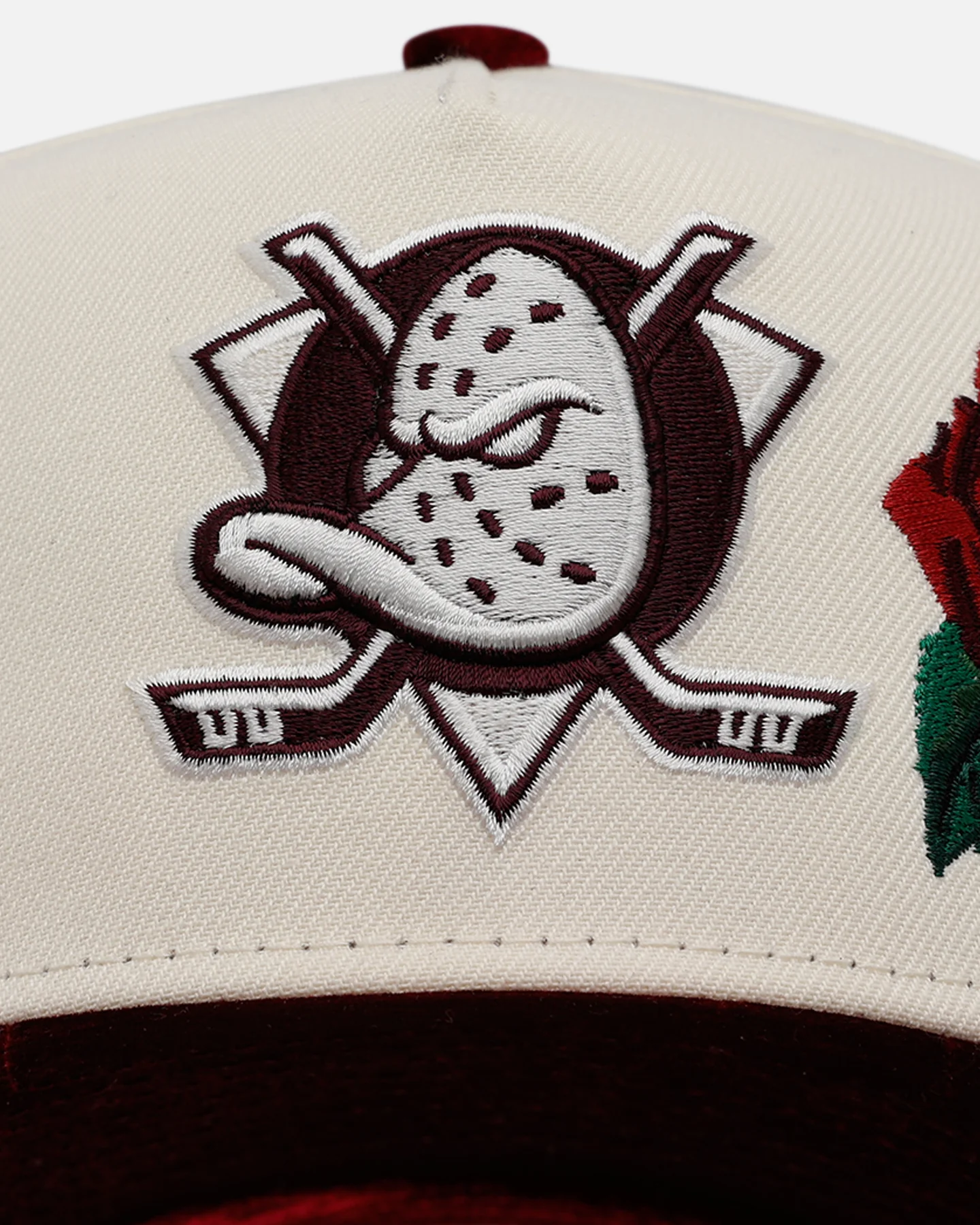 New Era Anaheim Ducks 'Velvet Roses' 9FORTY A-Frame Snapback Chrome - Image 6