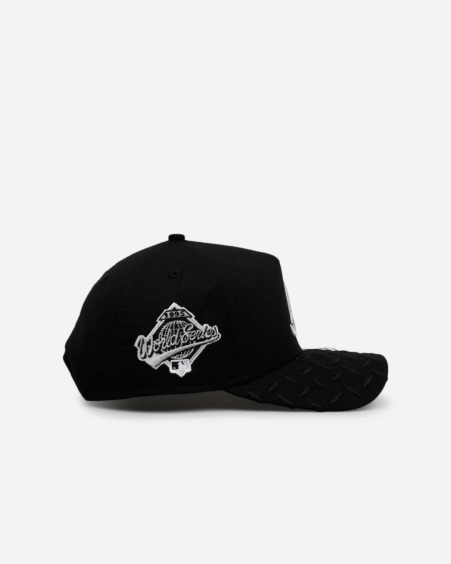New Era Atlanta Braves 'Dark Steel' 9FORTY A-Frame Snapback Black/Grey - Image 4