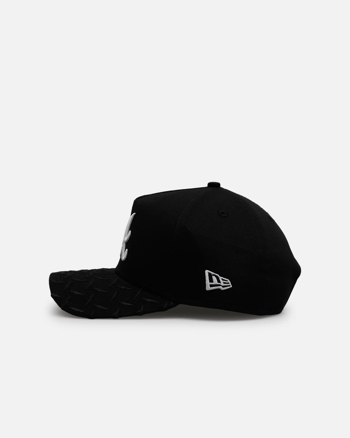 New Era Atlanta Braves 'Dark Steel' 9FORTY A-Frame Snapback Black/Grey - Image 5