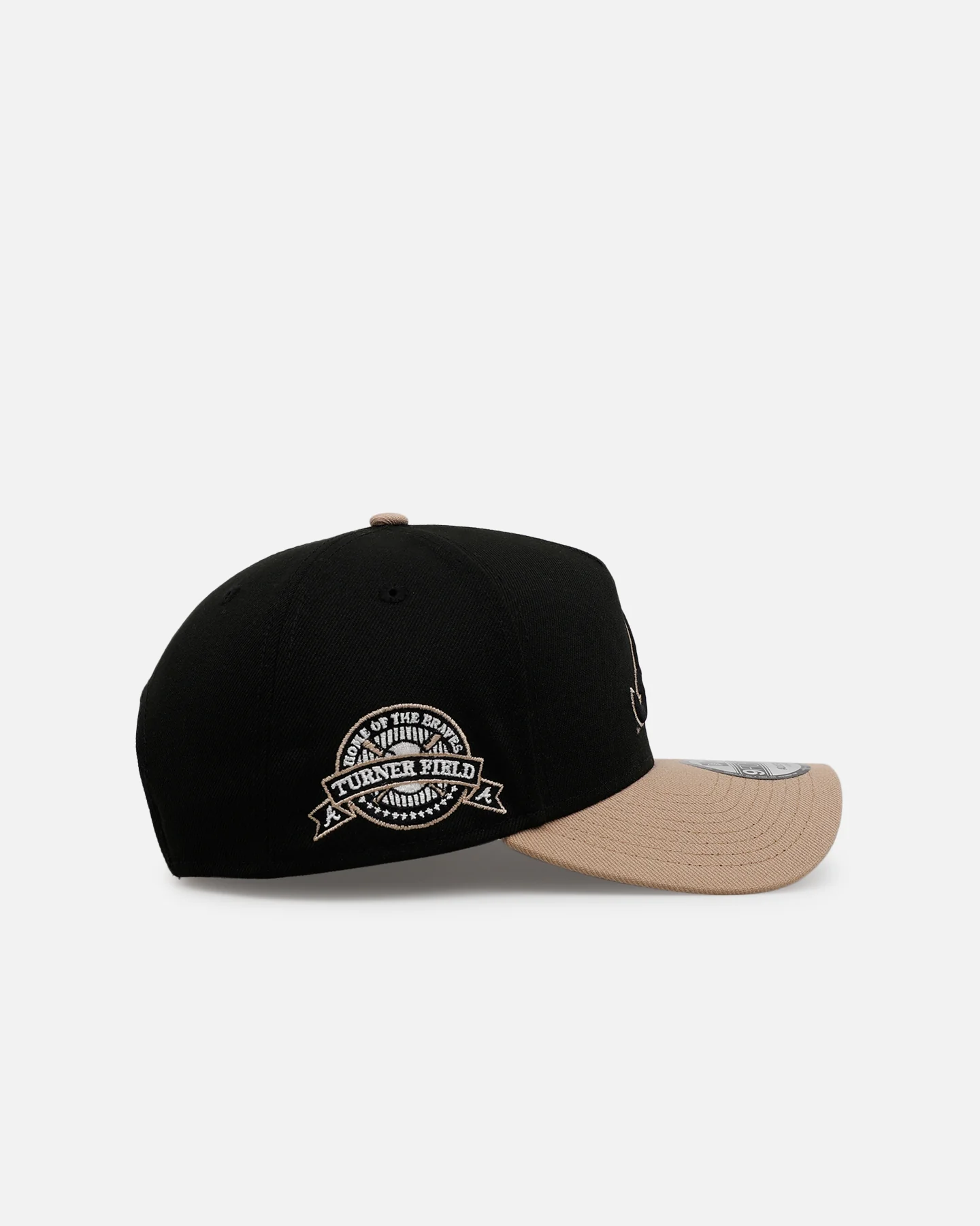 New Era Atlanta Braves 'Desert Nights' 9FORTY A-Frame Snapback Black/Camel - Image 3