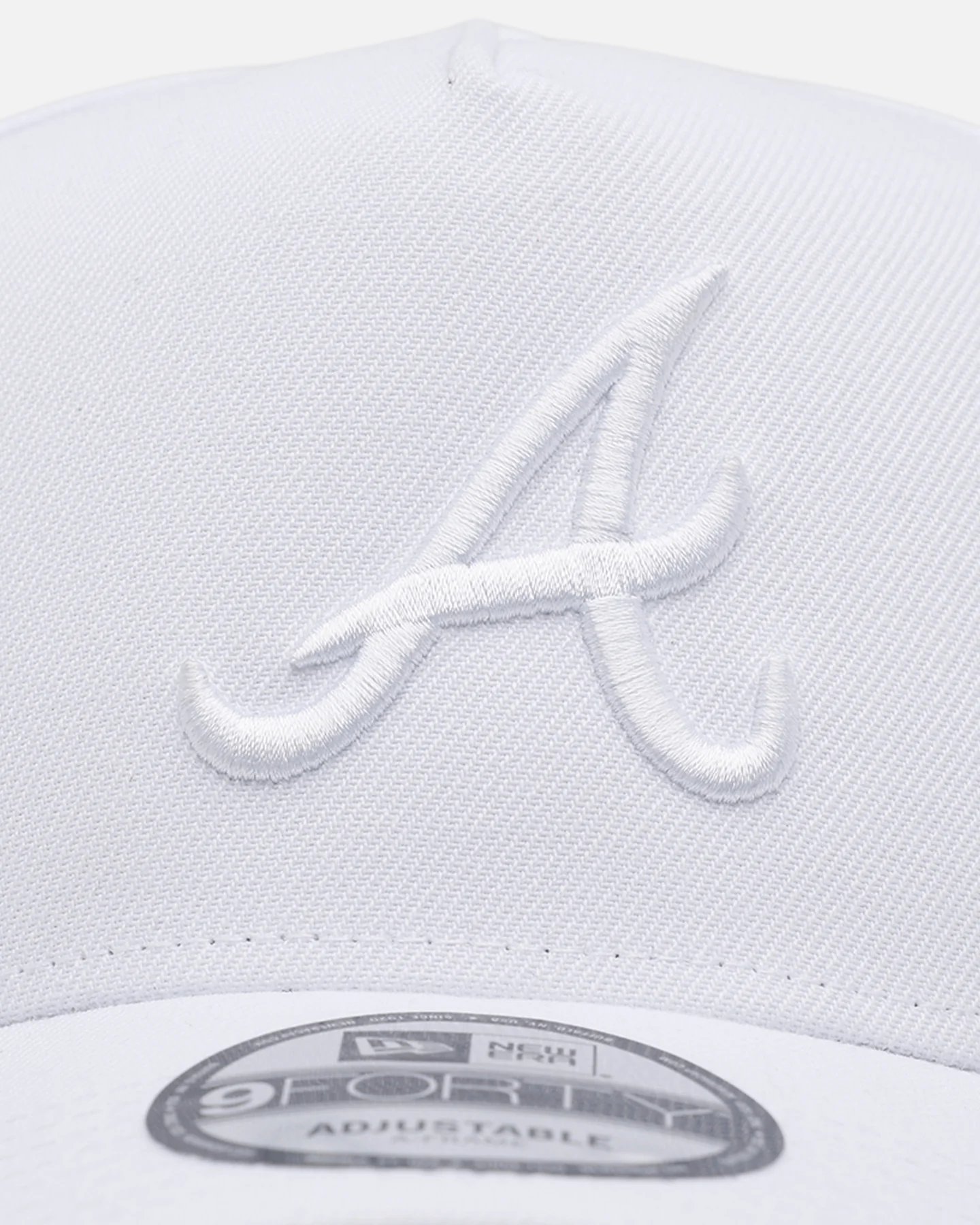 New Era Atlanta Braves 'Easy White' 9FORTY A-Frame Snapback White/White - Image 5