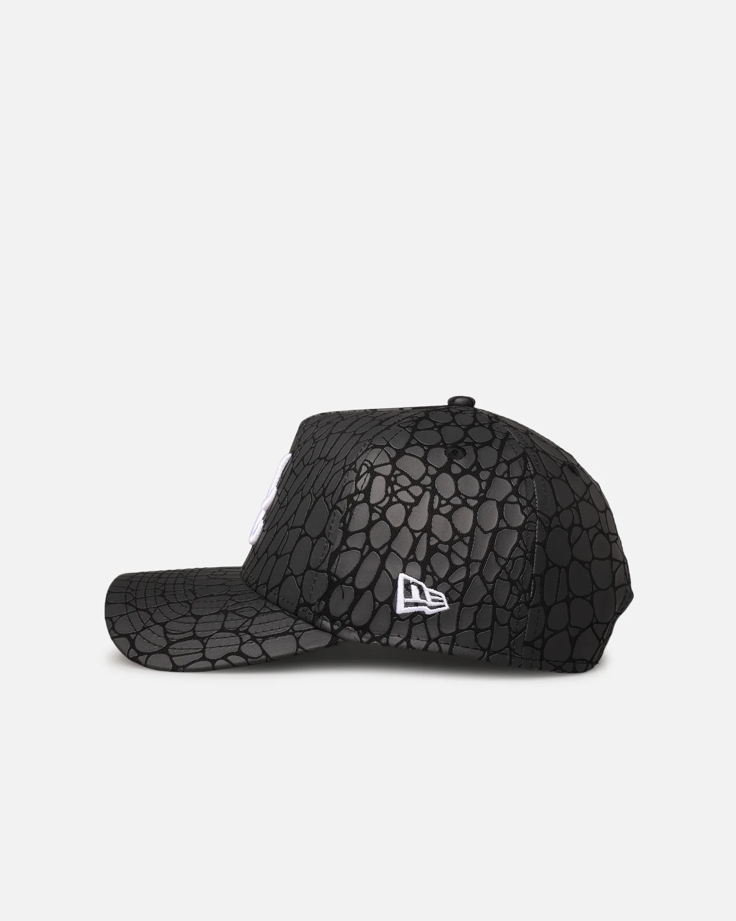 New Era Atlanta Braves 'Croc Skin' 9FORTY A-Frame Snapback Black - Image 4