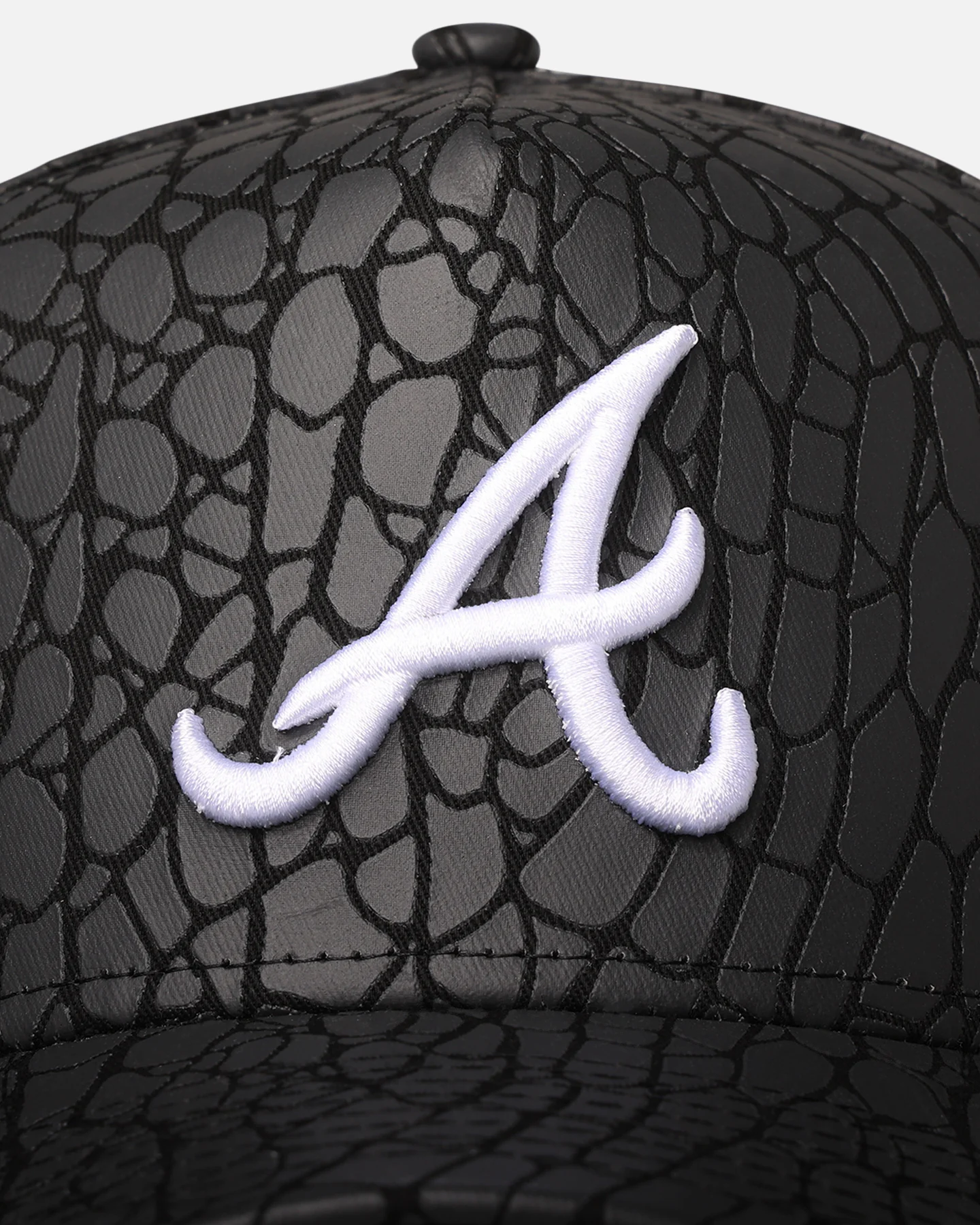 New Era Atlanta Braves 'Croc Skin' 9FORTY A-Frame Snapback Black - Image 5