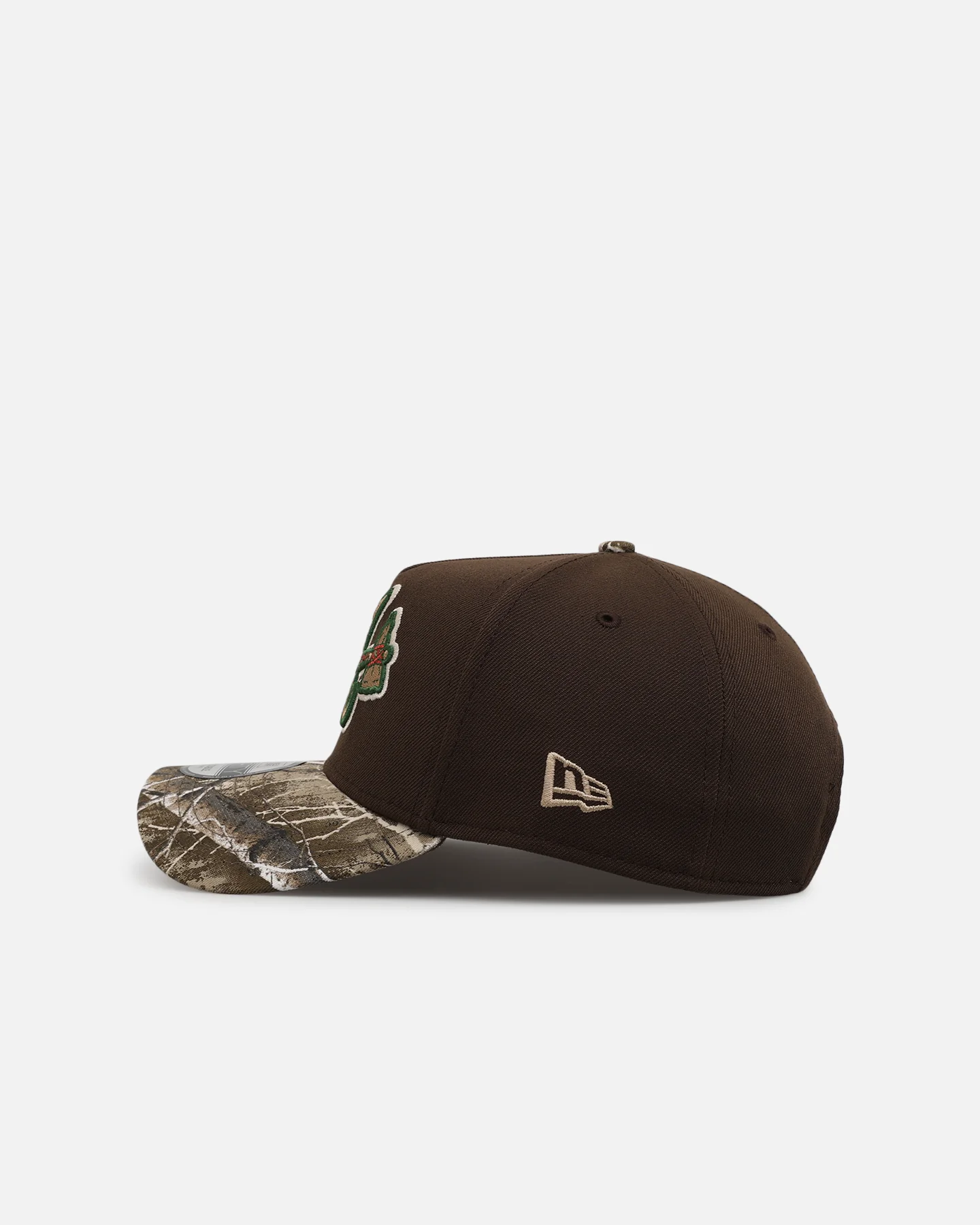 New Era Atlanta Braves 'Great Outdoors' 9FORTY A-Frame Snapback Brown/Camo - Image 4