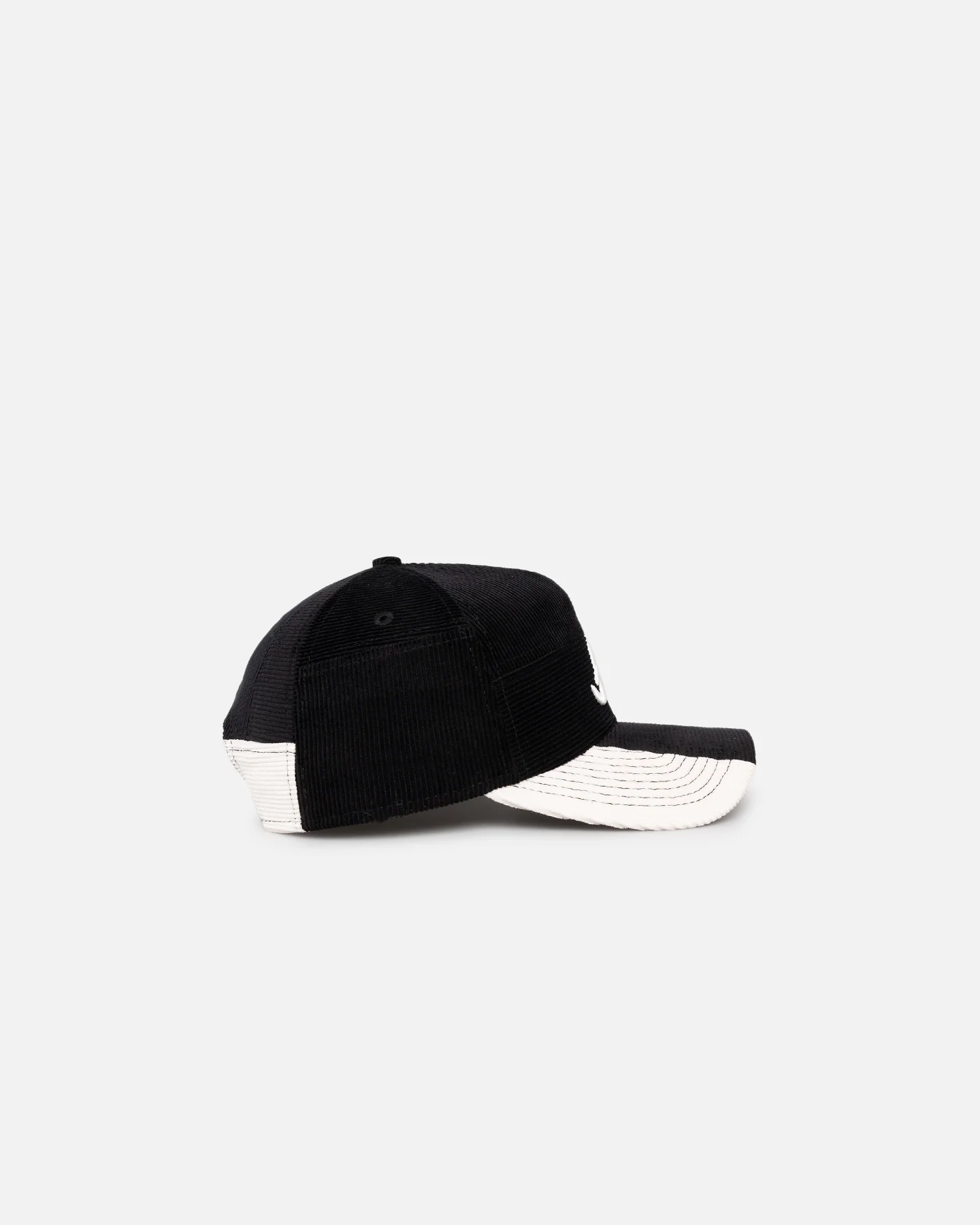 New Era Atlanta Braves 'Patchwork Corduroy' 9FORTY A-Frame Snapback Black/Cream - Image 4
