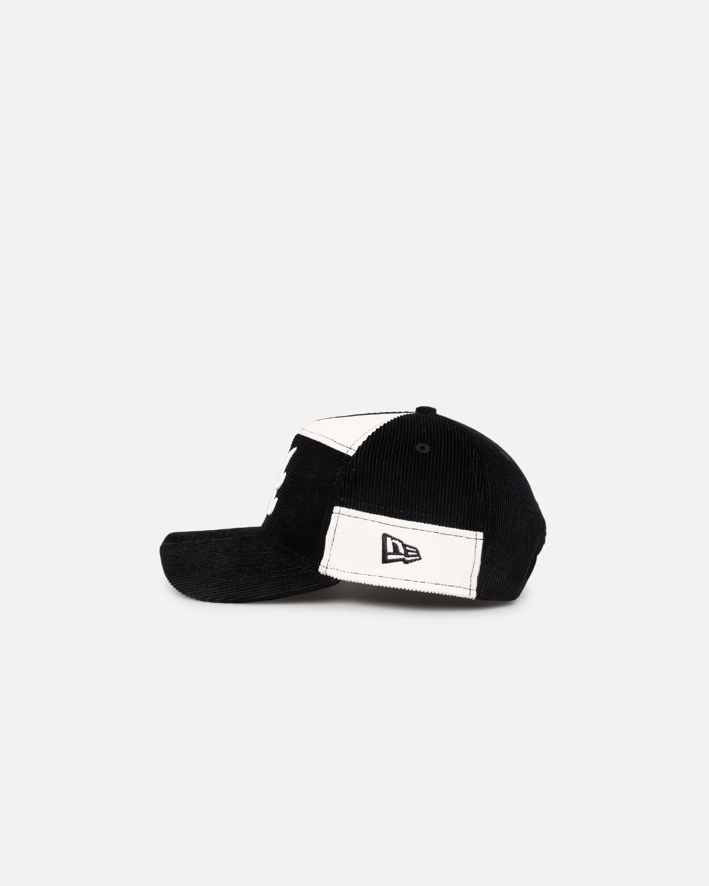 New Era Atlanta Braves 'Patchwork Corduroy' 9FORTY A-Frame Snapback Black/Cream - Image 5