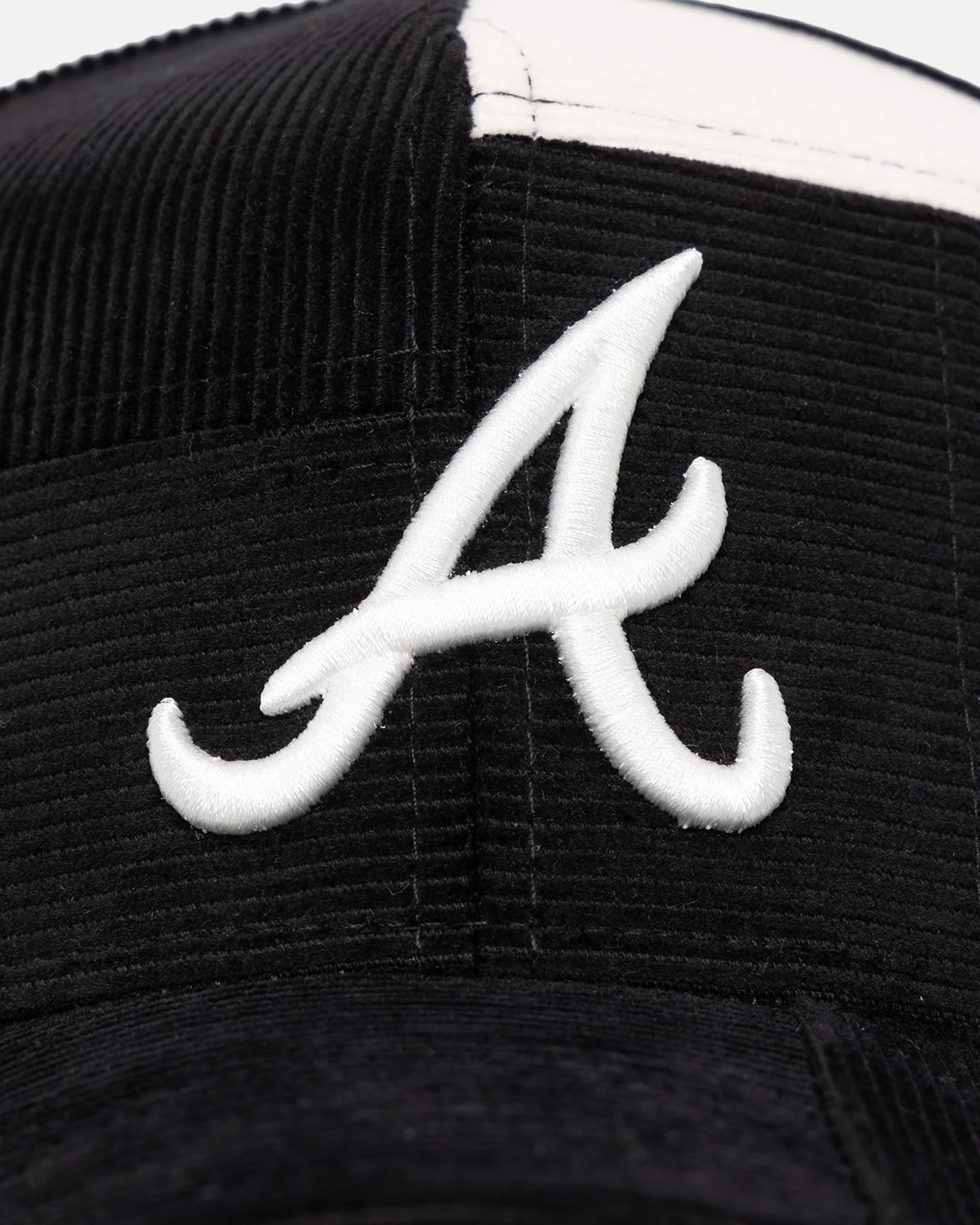 New Era Atlanta Braves 'Patchwork Corduroy' 9FORTY A-Frame Snapback Black/Cream - Image 6