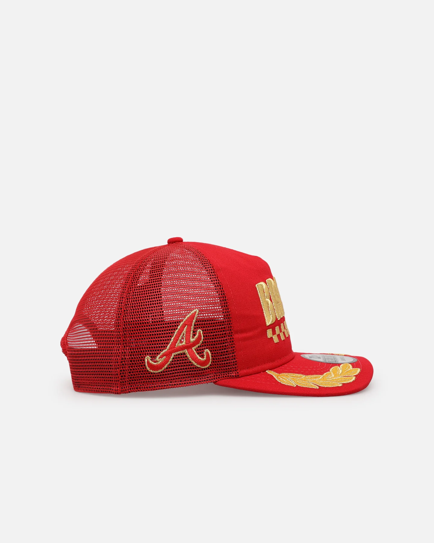 New Era Atlanta Braves 'Podium Collection' Pre-Curved Golfer Trucker Snapback Scarlet/Metallic Gold - Image 4