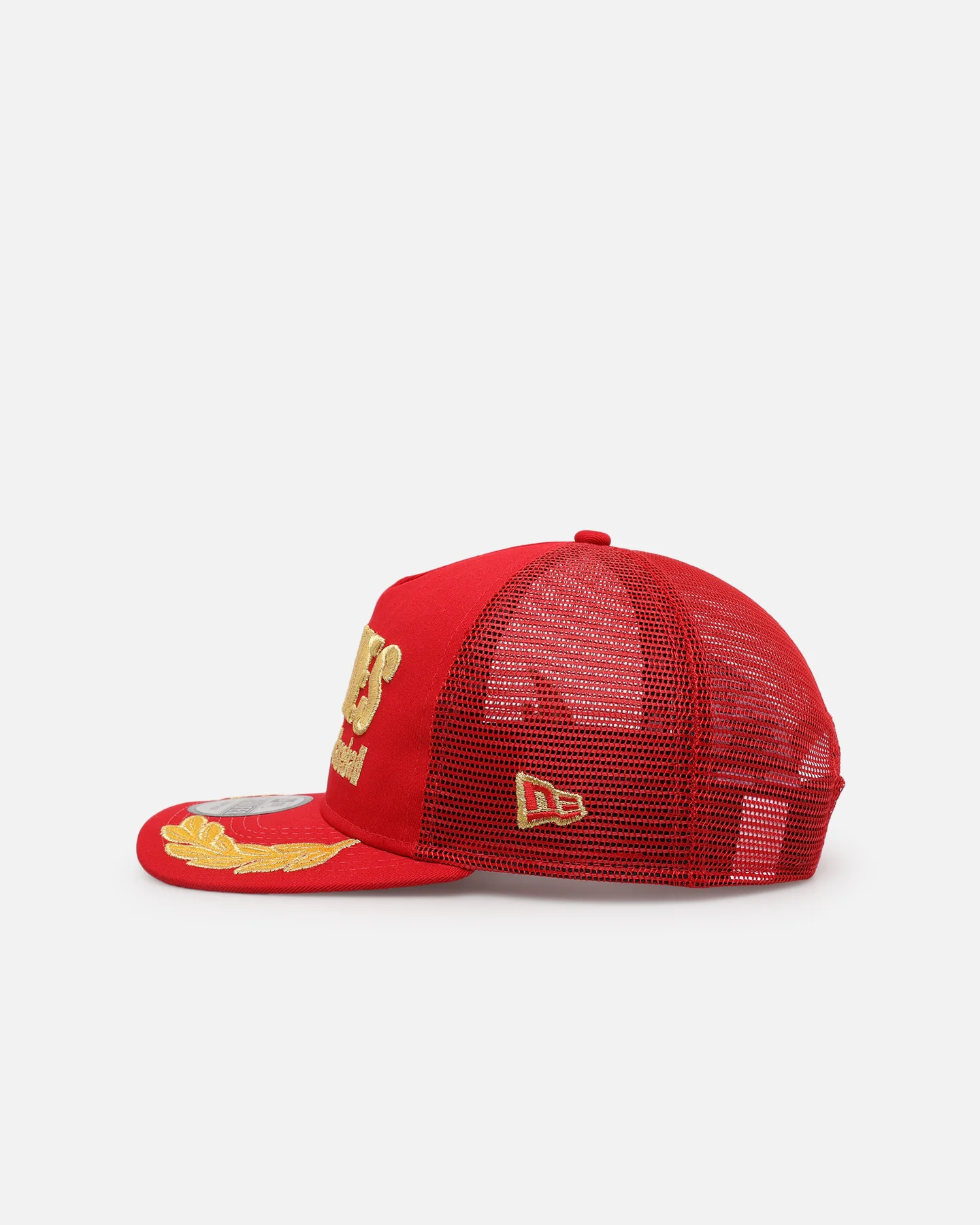 New Era Atlanta Braves 'Podium Collection' Pre-Curved Golfer Trucker Snapback Scarlet/Metallic Gold - Image 5