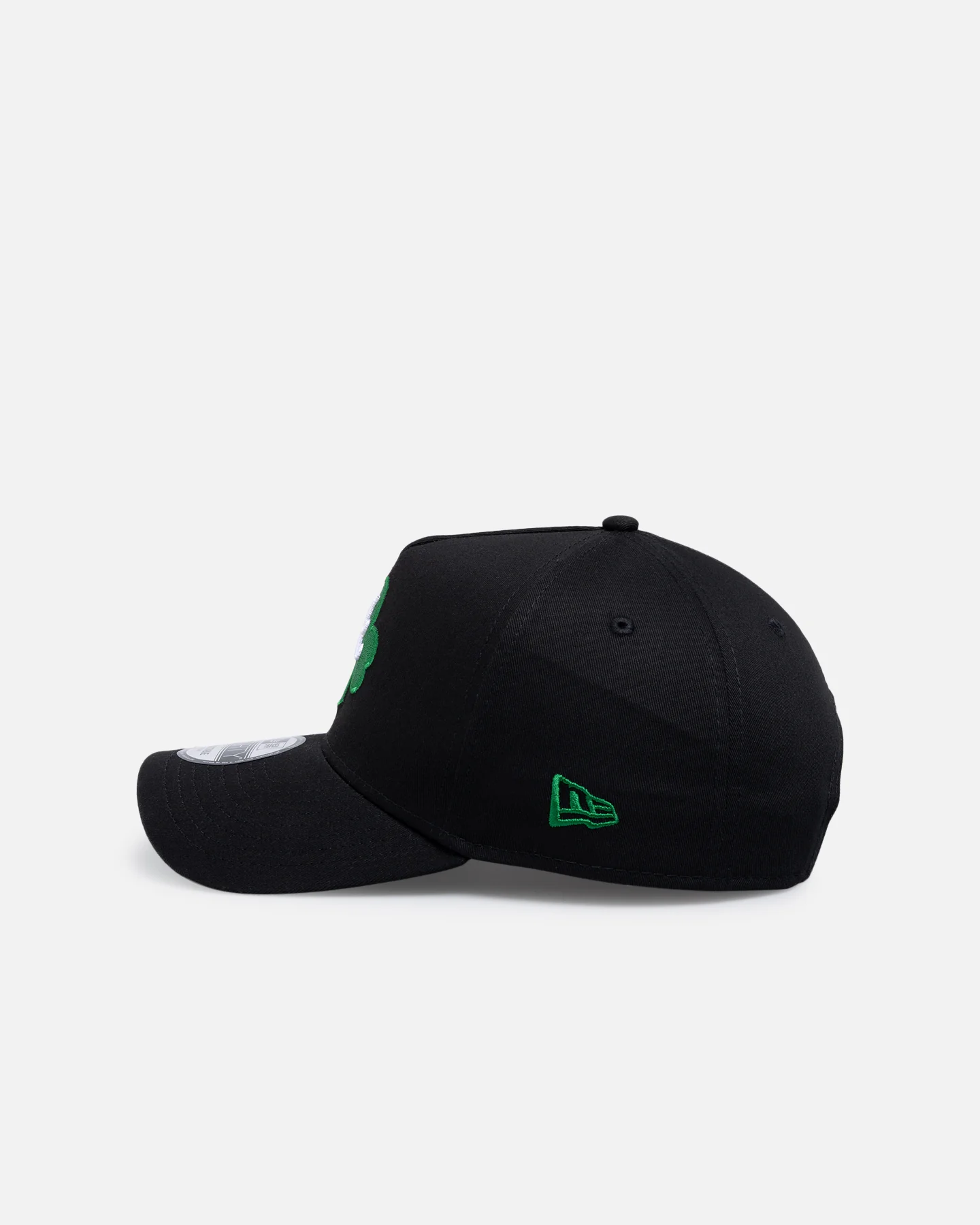New Era Atlanta Braves 'St.Patrick's Day' 9FORTY A-Frame Snapback Black/Green - Image 4