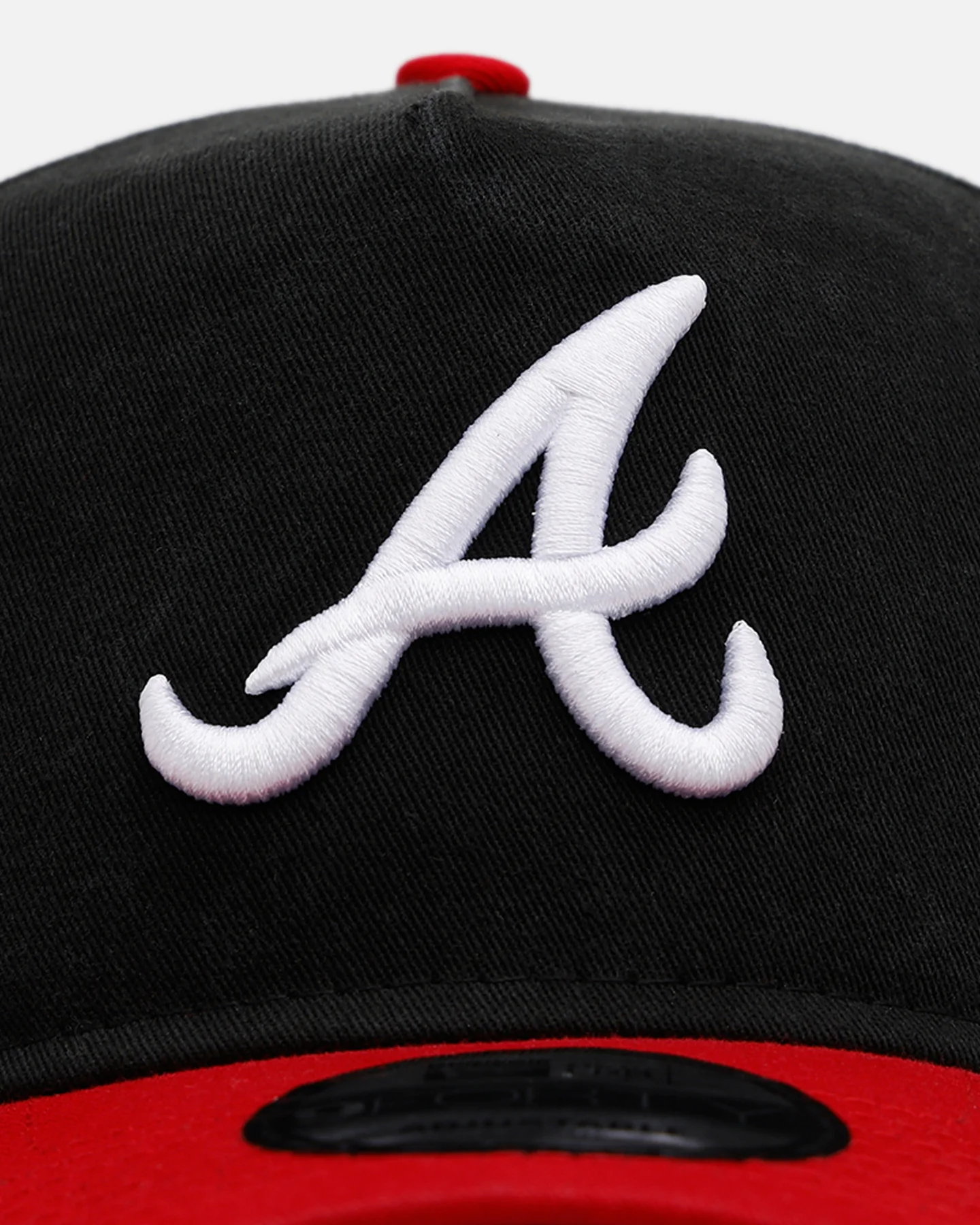 New Era Atlanta Braves 'Pigment Dye Two Tone' 9FORTY A-Frame Snapback Black/Official Team Color - Image 5