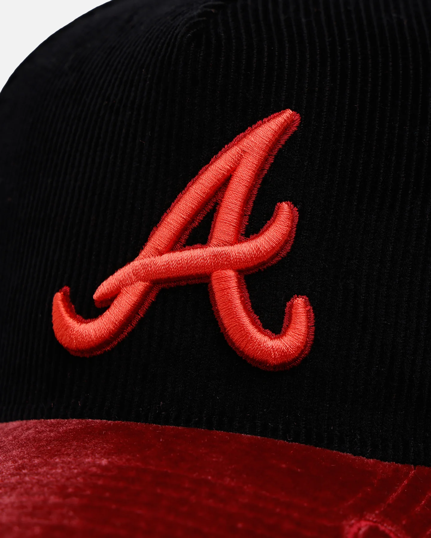 New Era Atlanta Braves 'Velvet Cord Certified Lover' 9FORTY A-Frame Premium Corduroy Snapback Black - Image 2