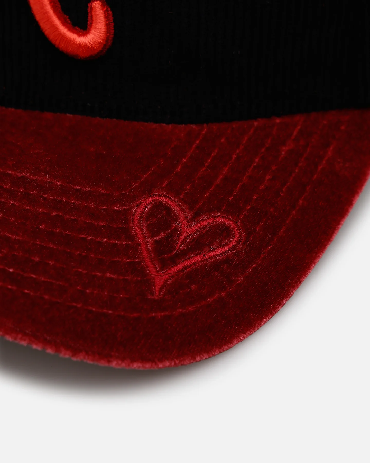 New Era Atlanta Braves 'Velvet Cord Certified Lover' 9FORTY A-Frame Premium Corduroy Snapback Black - Image 8