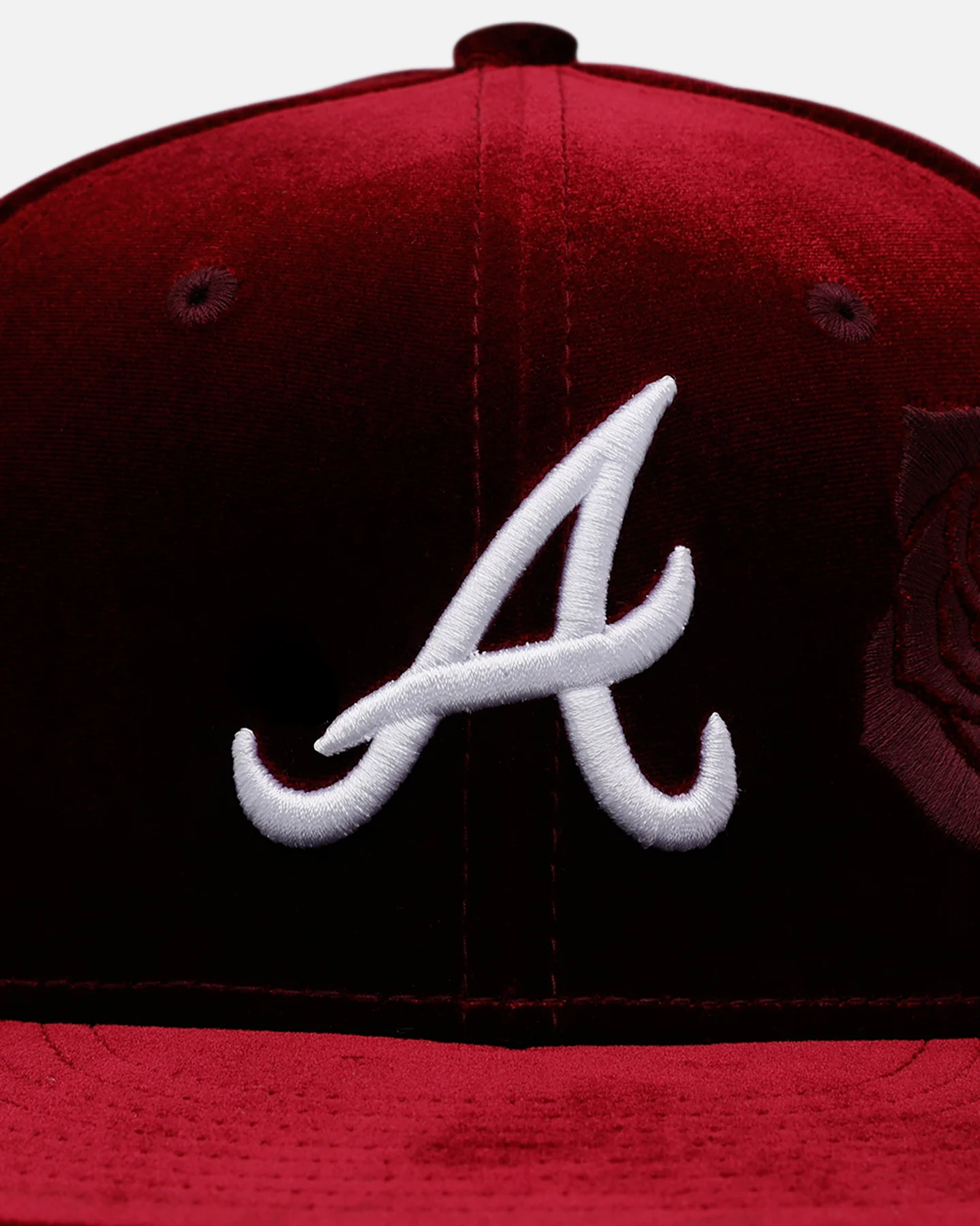 New Era Atlanta Braves 'Velvet Roses' 59FIFTY Fitted Maroon - Image 6