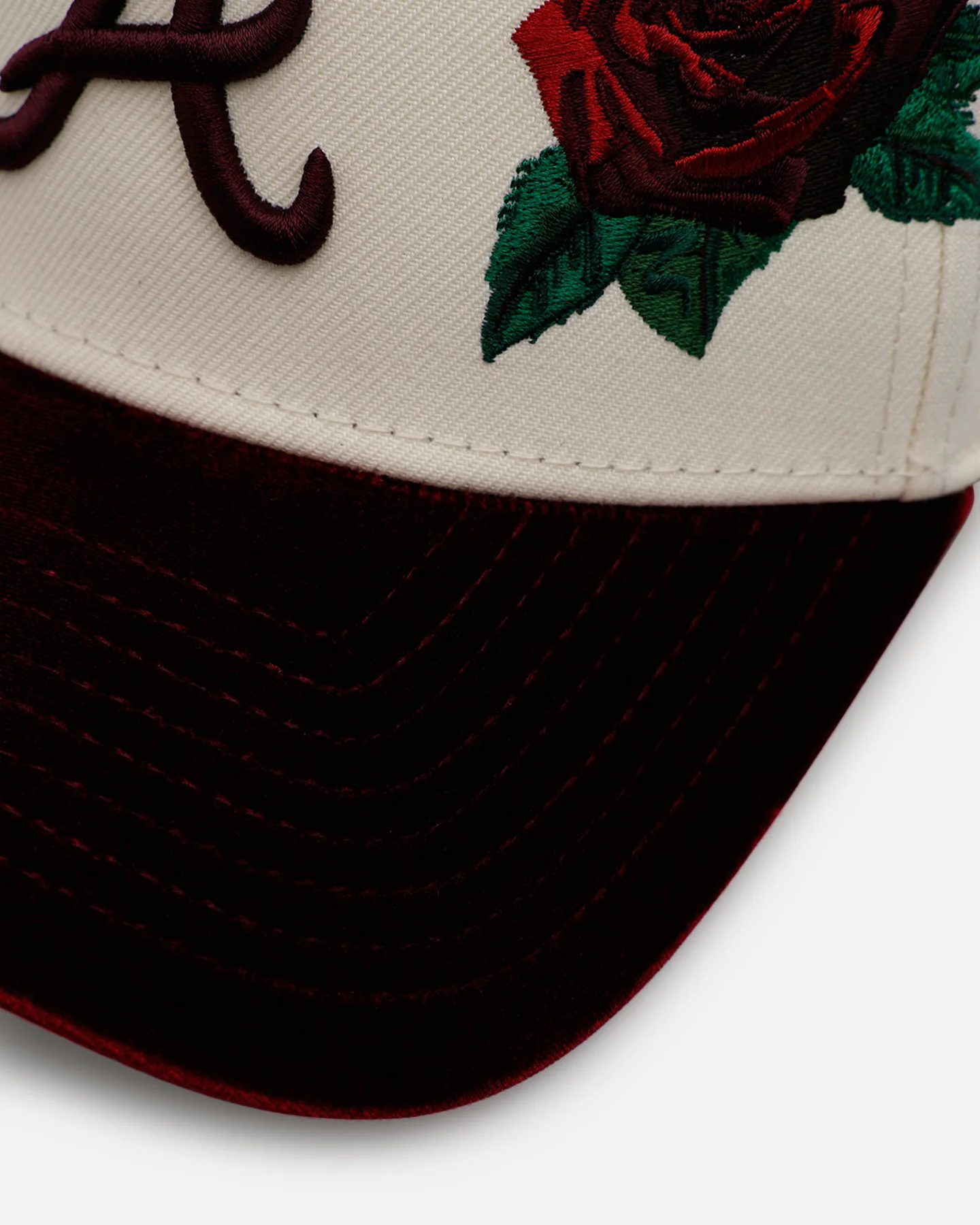 New Era Atlanta Braves 'Velvet Roses' 9FORTY A-Frame Snapback Chrome - Image 2