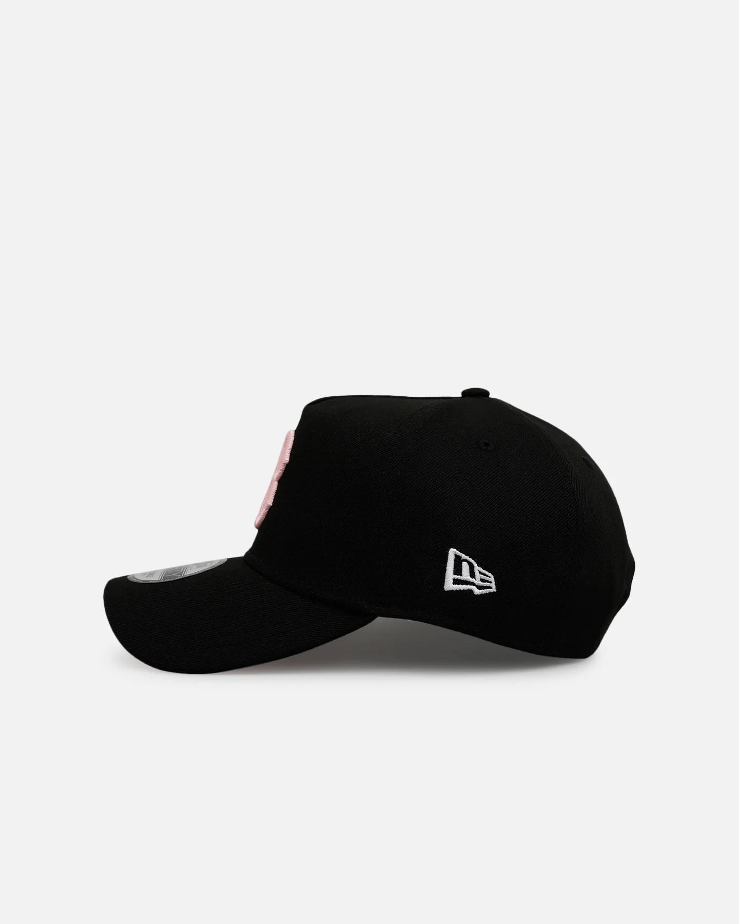 New Era Boston Red Sox 'Black And Pink' 9FORTY A-Frame Snapback Black/Pink - Image 4