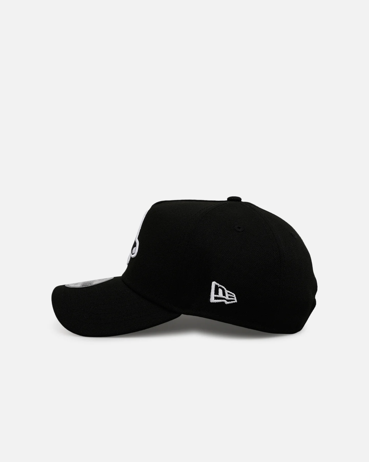 New Era Boston Red Sox 'Black And White' 9FORTY A-Frame Snapback Black/White - Image 4