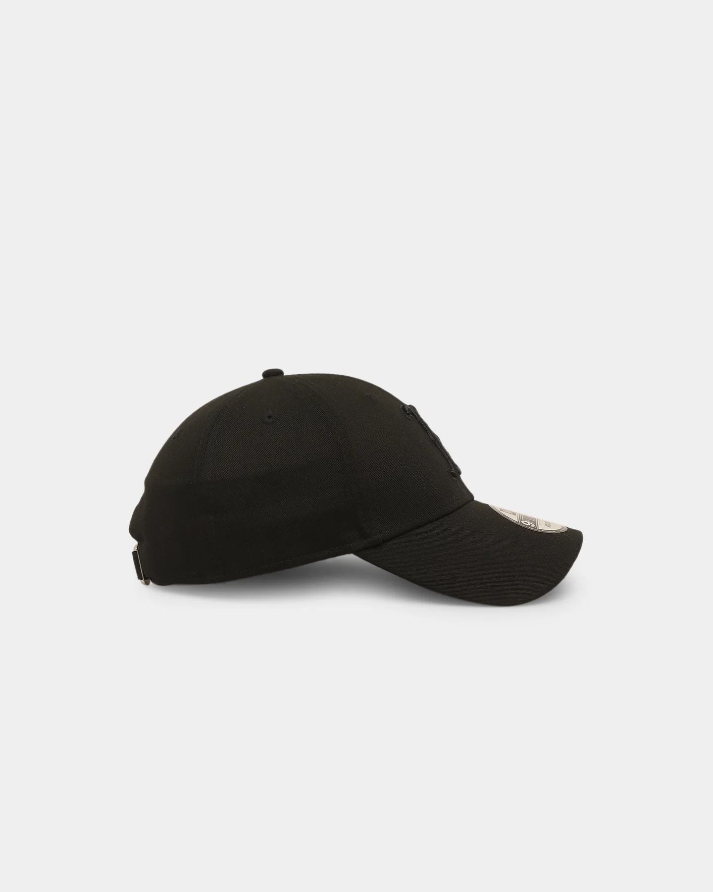 New Era Boston Red Sox 'Black On Black' 9FORTY Casual Strapback Black/Black - Image 3