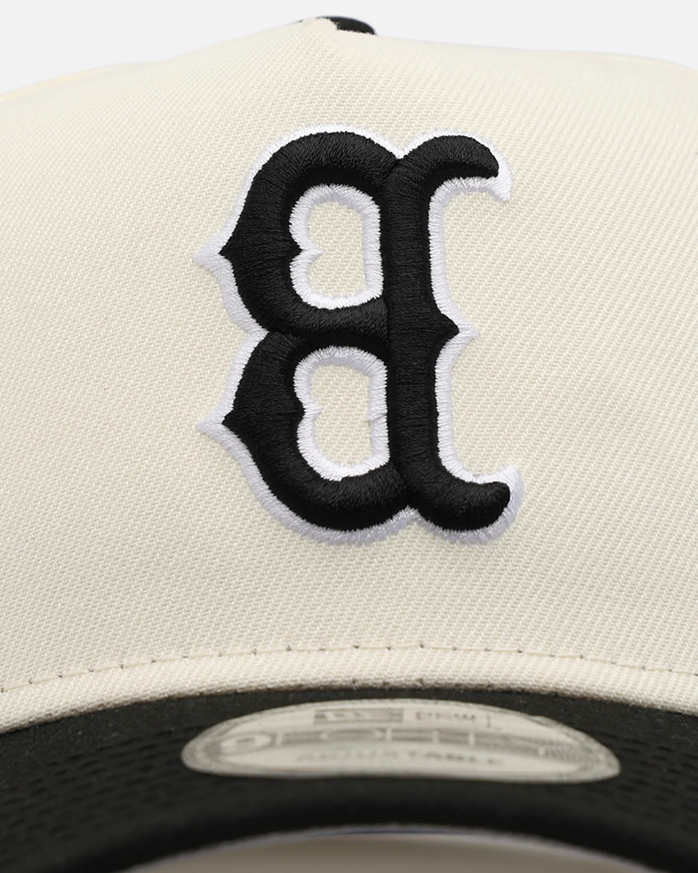 New Era Boston Red Sox 'Chrome Upside Down Logo' 9FORTY A-Frame Snapback Chrome/Black - Image 5