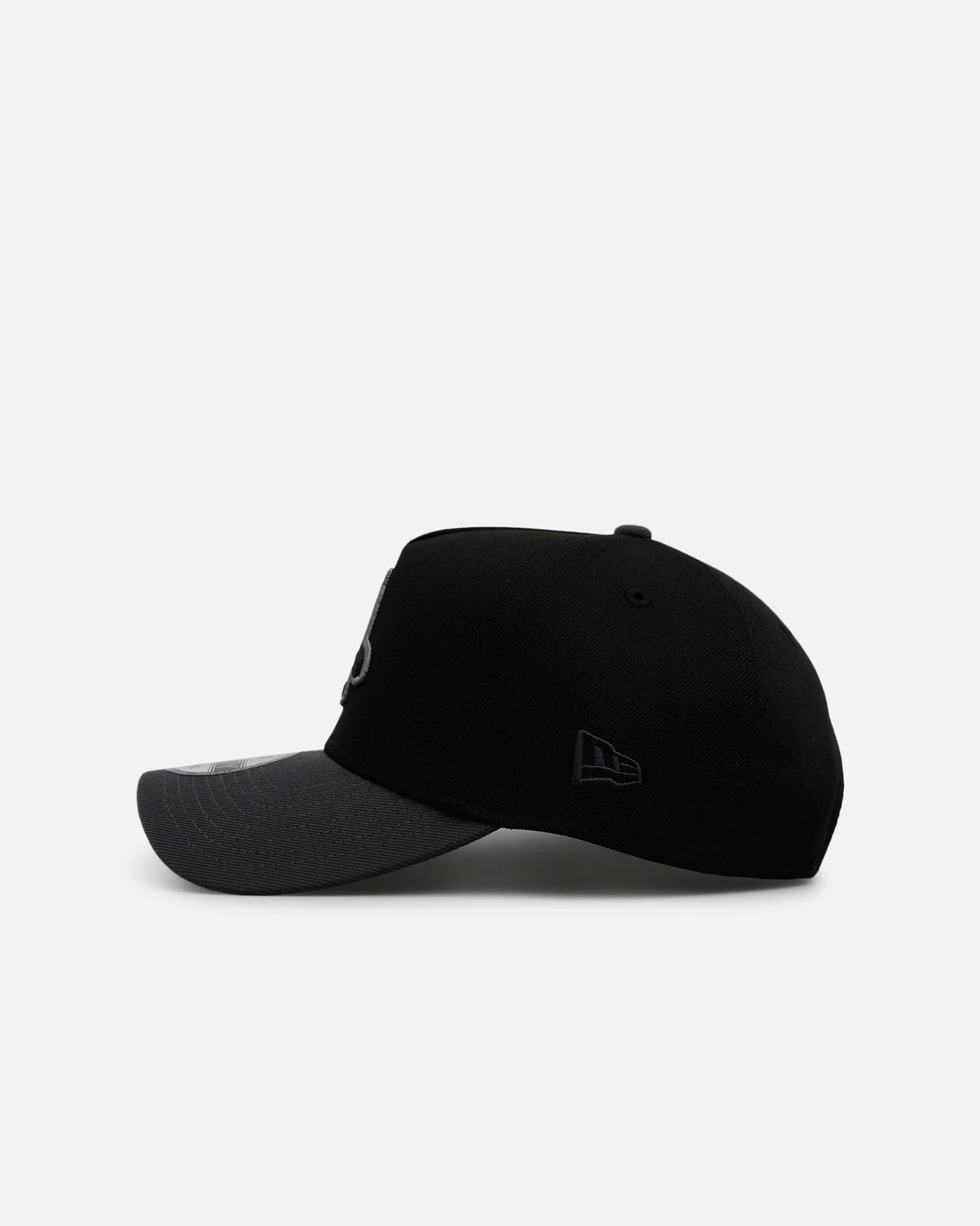 New Era Boston Red Sox 'Stealth' 9FORTY A-Frame Snapback Black/Charcoal - Image 4