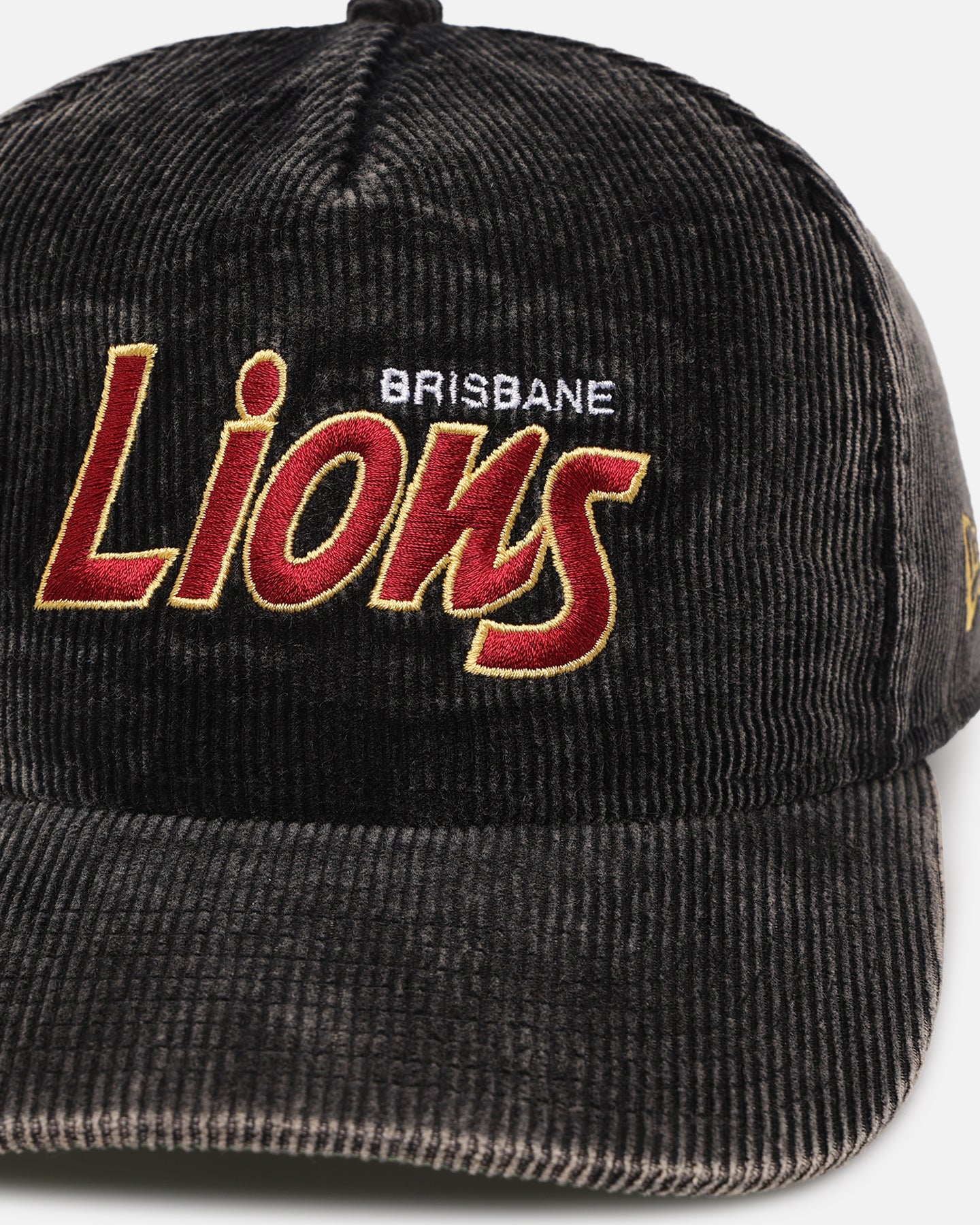 New Era Brisbane Lions 'Washed Corduroy' Pre-Curved Golfer Snapback Black/Kelly Green - Image 2