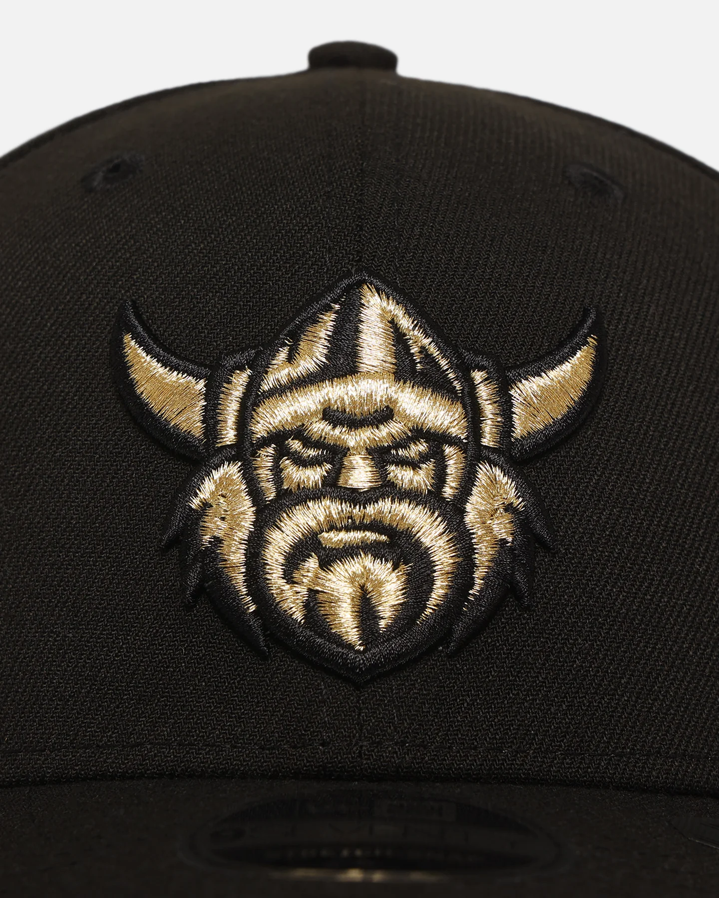 New Era Canberra Raiders '2025 NRL Vegas Round' 9SEVENTY Stretch Snapback Black/Gold - Image 5