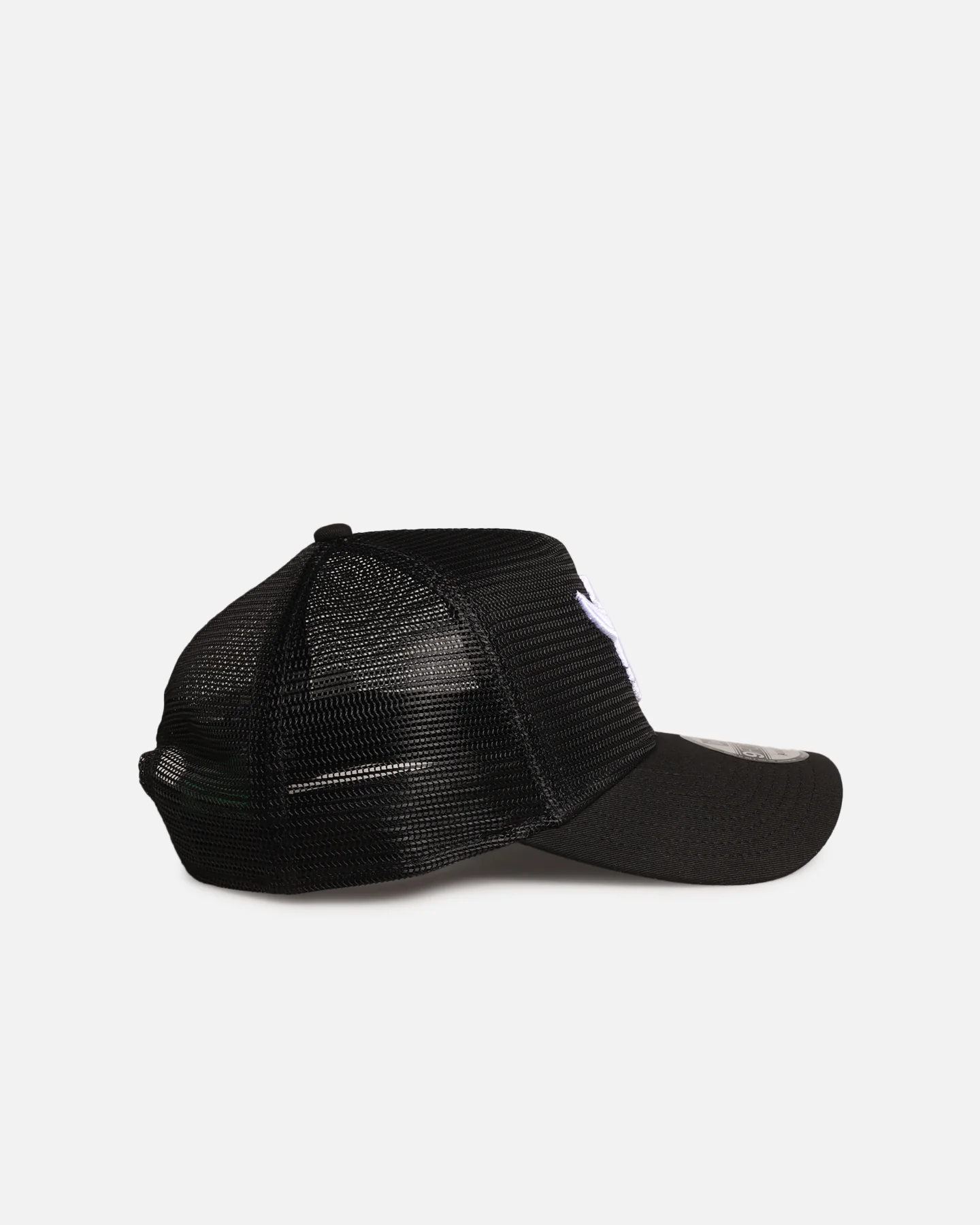 New Era Canberra Raiders 'NRL Mesh Crown' 9FORTY A-Frame Trucker Snapback Black - Image 3
