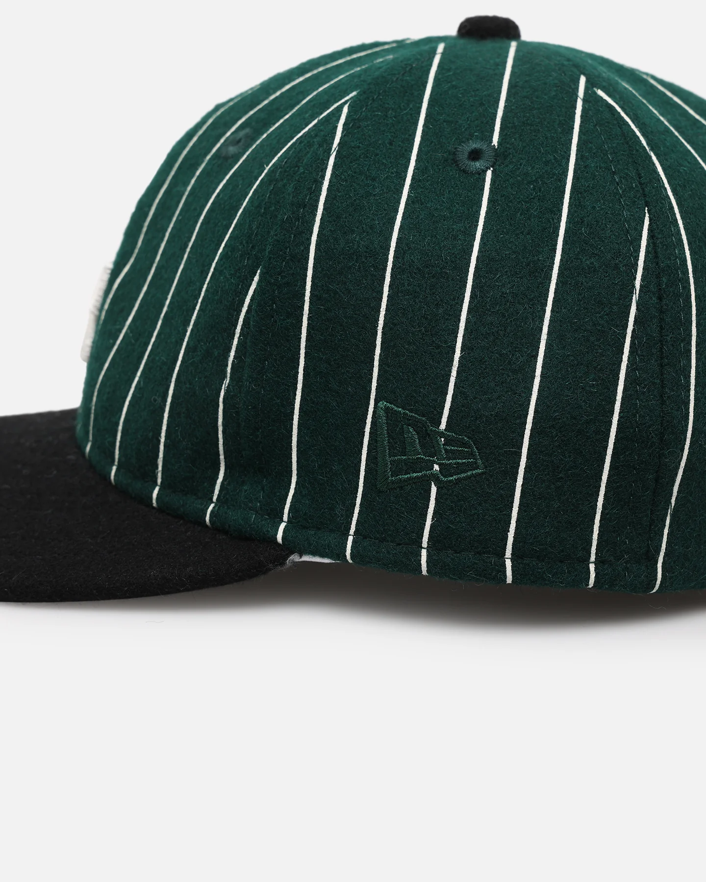 New Era Chicago Bulls 9FIFTY Retro Melton Pinstripe Strapback Dark Green/Black - Image 2